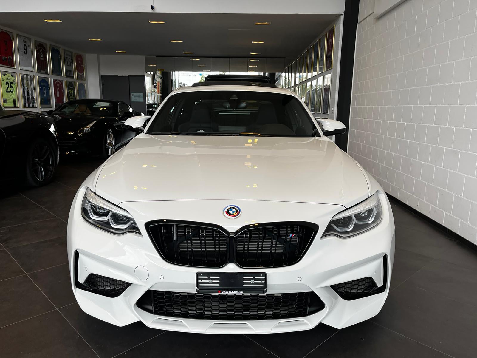 BMW M2 Competition-showroom-element-2