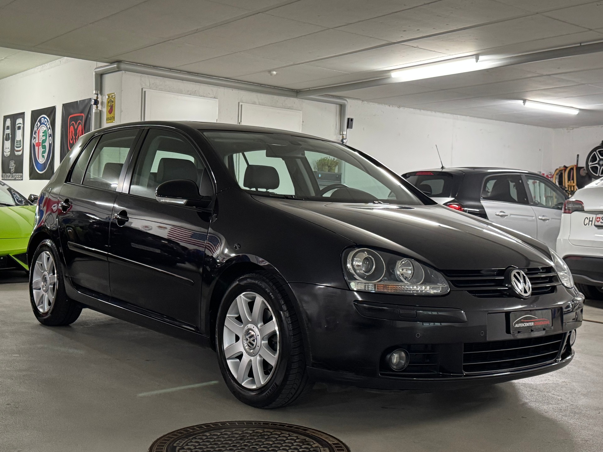 VW Golf 2.0 FSI Sportline Tiptronic 2-Hand-image-2