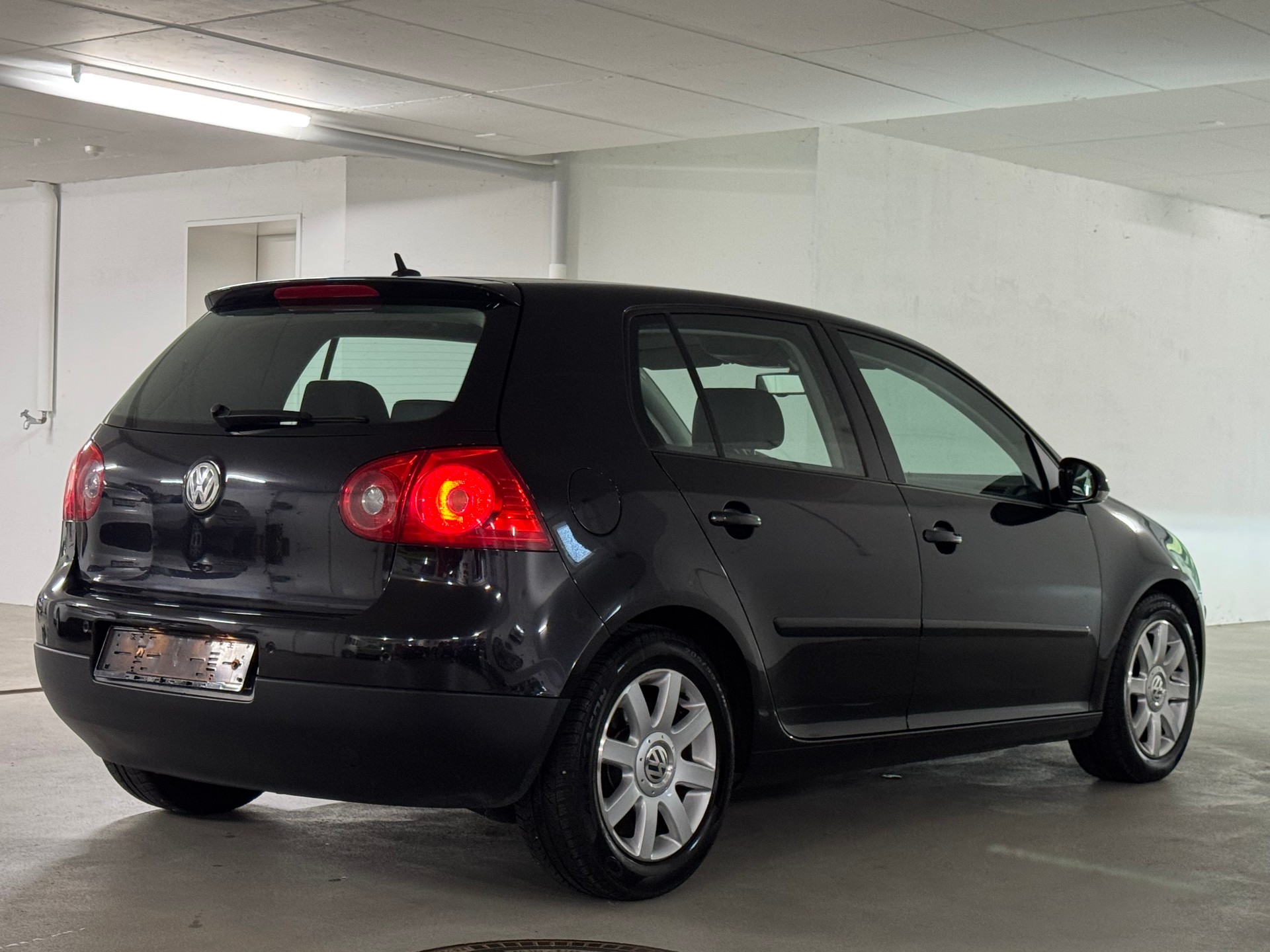 VW Golf 2.0 FSI Sportline Tiptronic 2-Hand-image-7