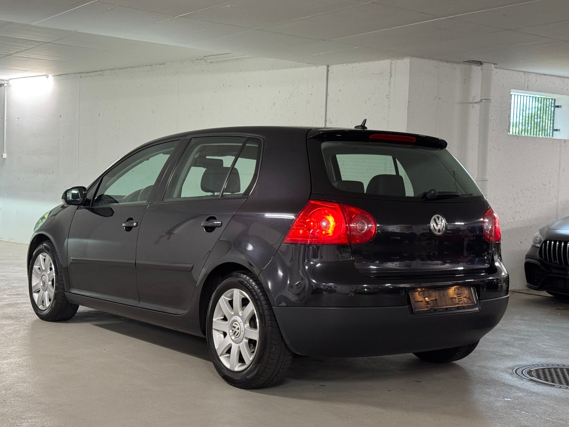 VW Golf 2.0 FSI Sportline Tiptronic 2-Hand-image-5