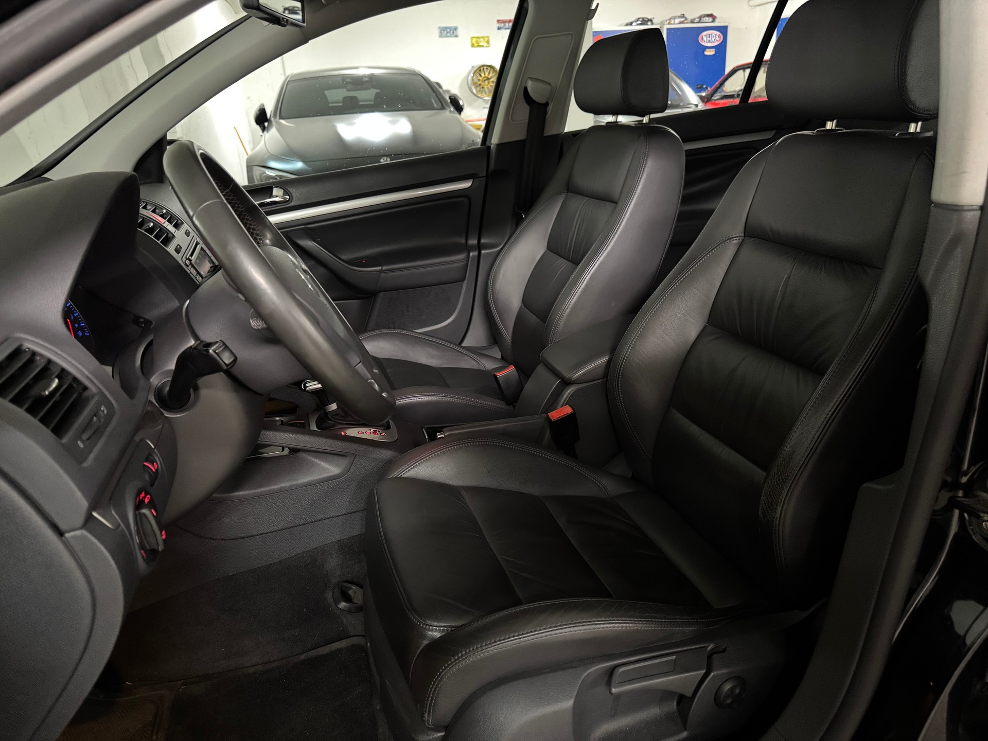 VW Golf 2.0 FSI Sportline Tiptronic 2-Hand-image-11