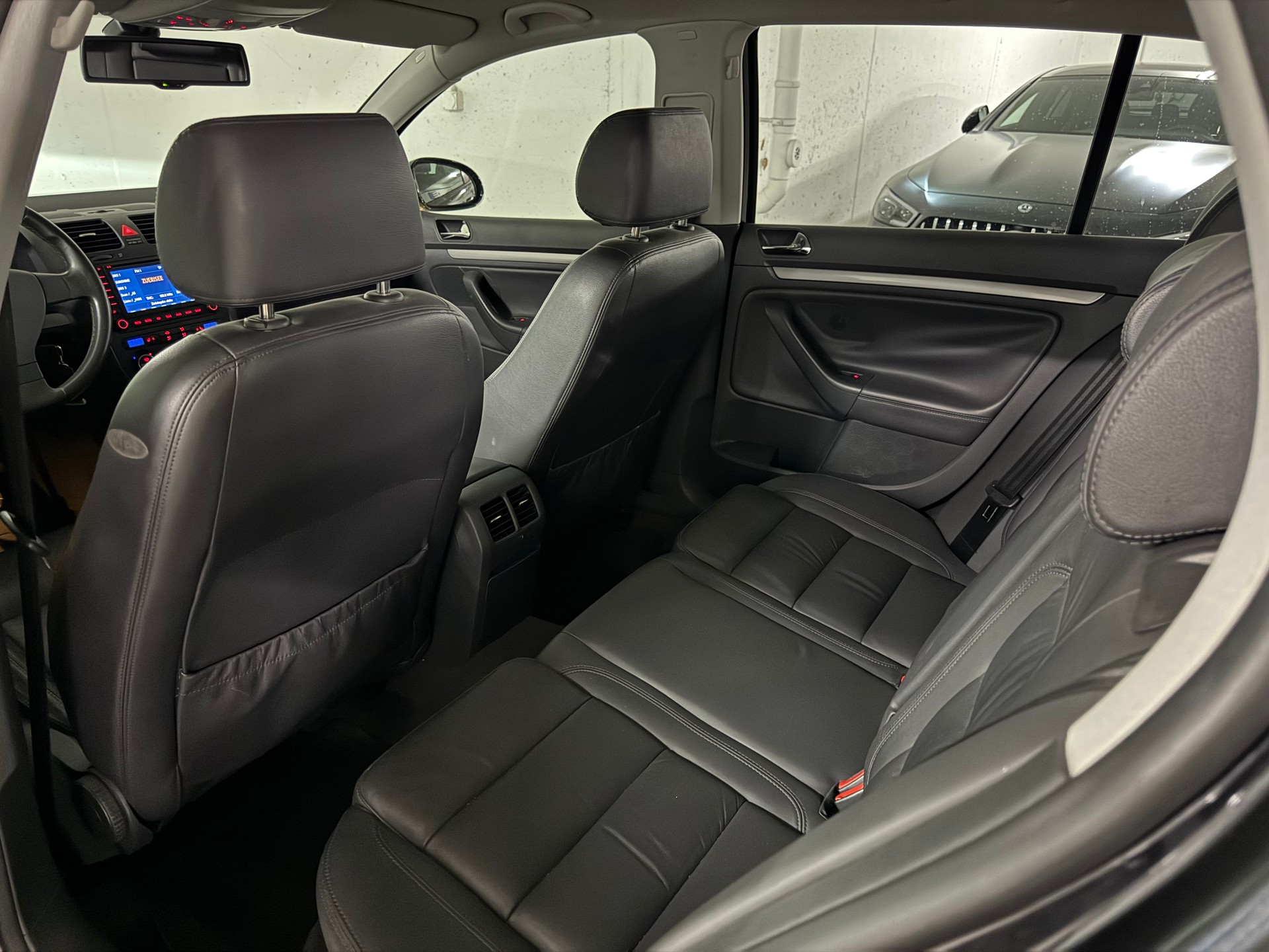 VW Golf 2.0 FSI Sportline Tiptronic 2-Hand-image-15