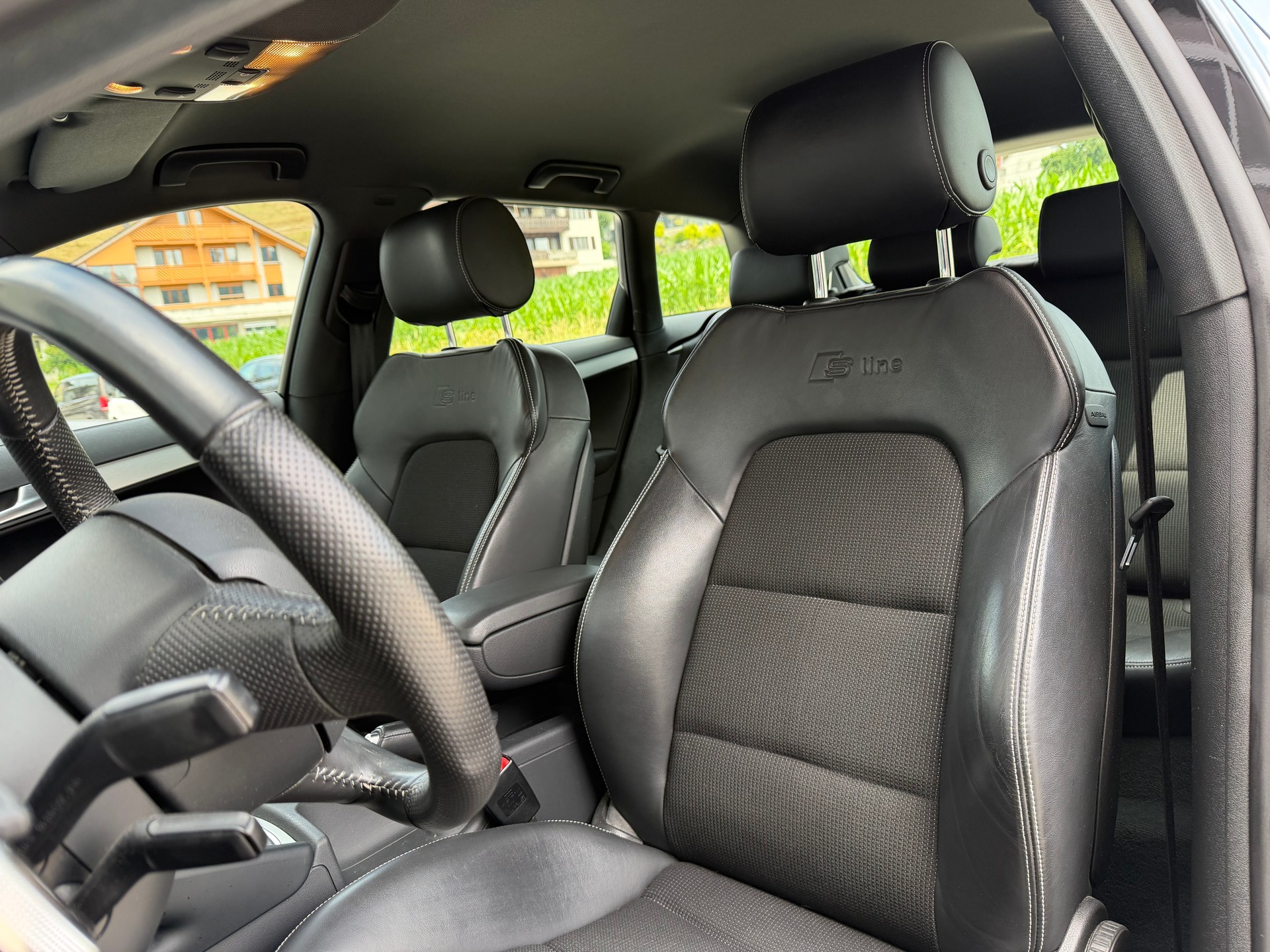 AUDI A3 Sportback 1.8 TFSI Ambiente quattro-image-15