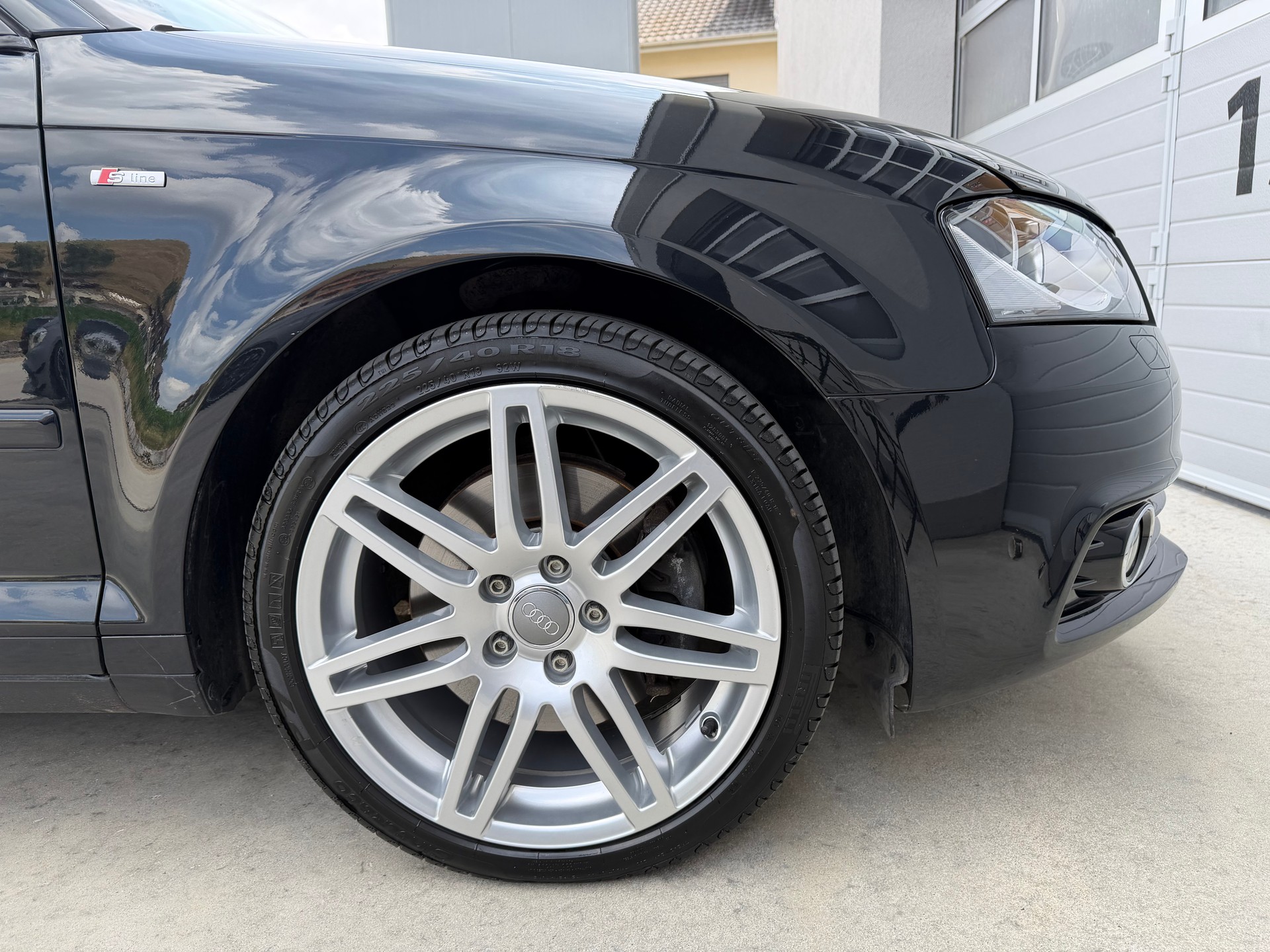 AUDI A3 Sportback 1.8 TFSI Ambiente quattro-image-8
