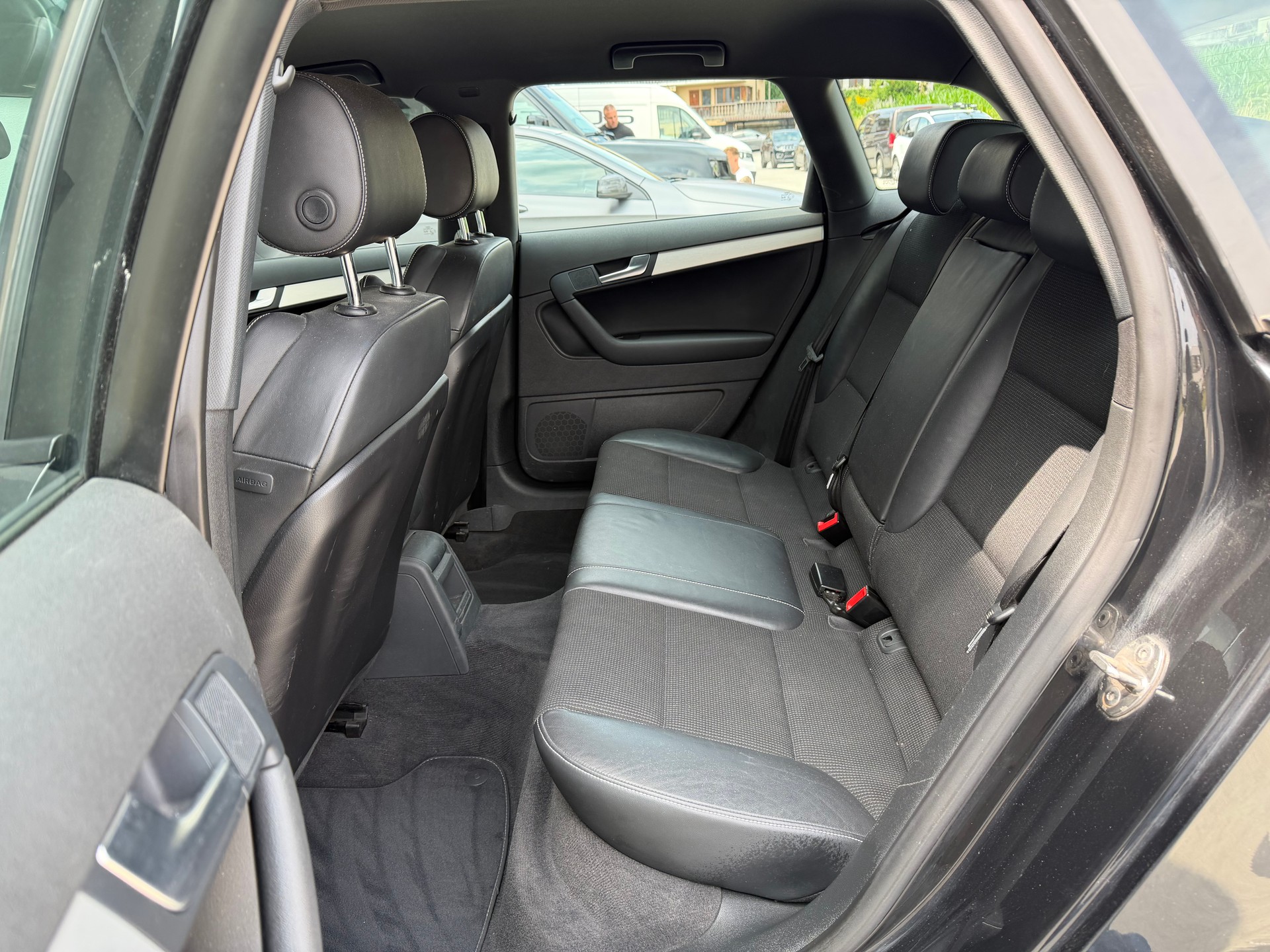 AUDI A3 Sportback 1.8 TFSI Ambiente quattro-image-11