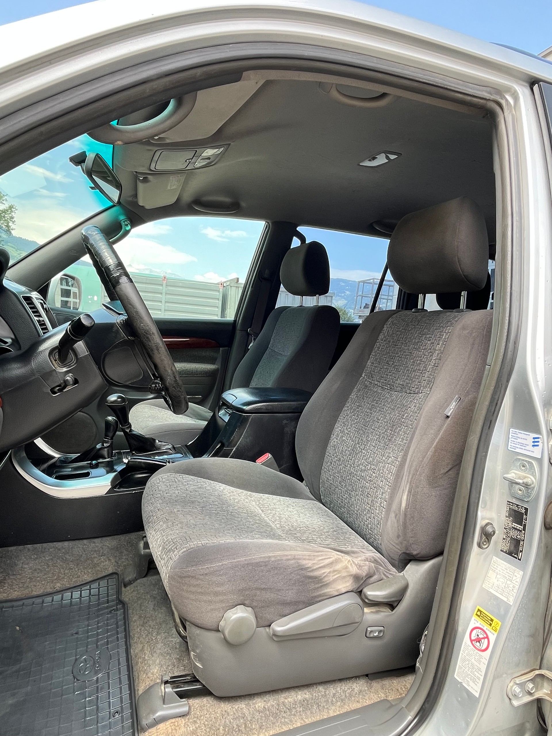 TOYOTA Land Cruiser 3.0 TD Linea Sol Executive-image-9
