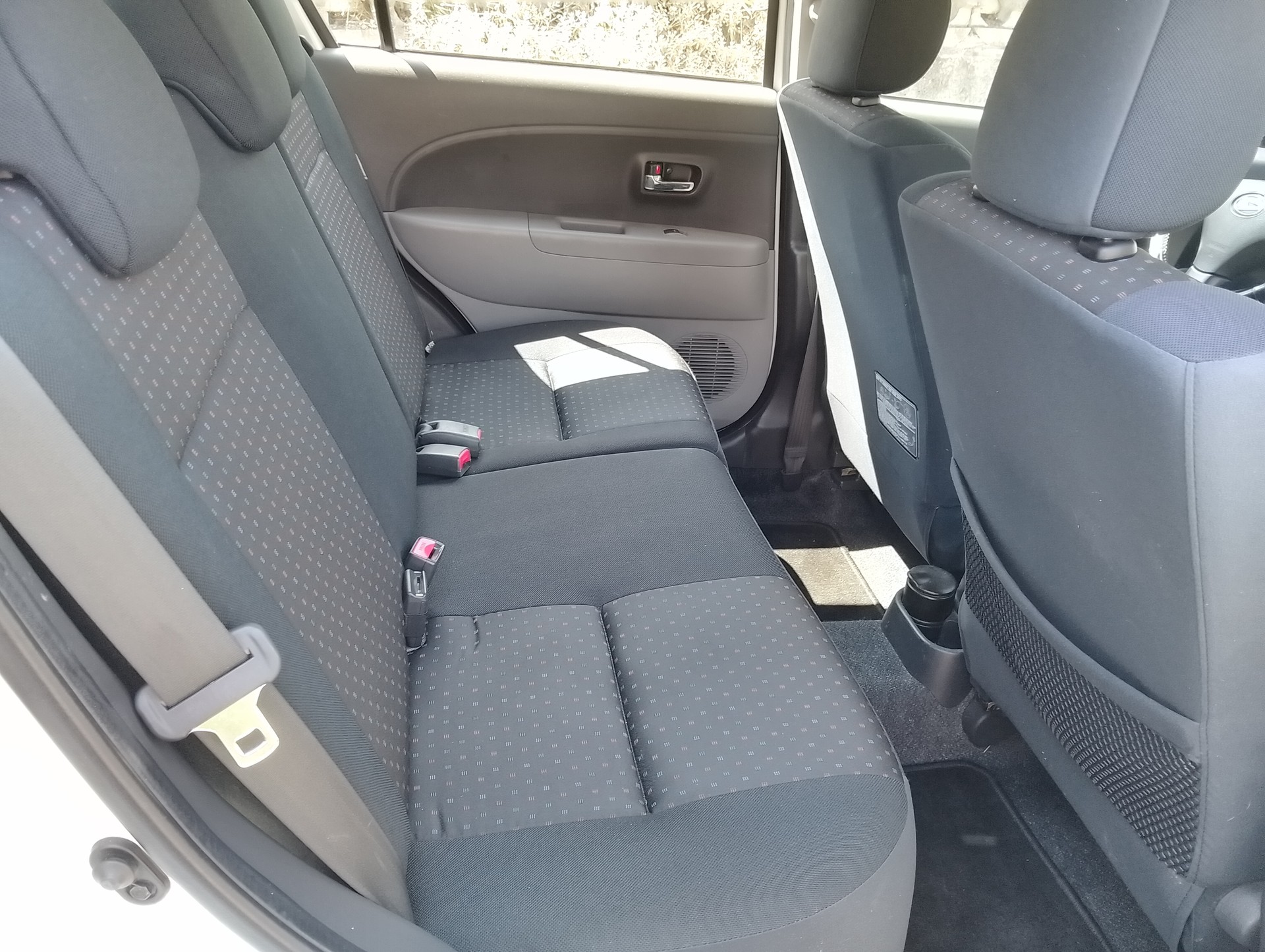 DAIHATSU Sirion 1.3 eco-4WD-image-15