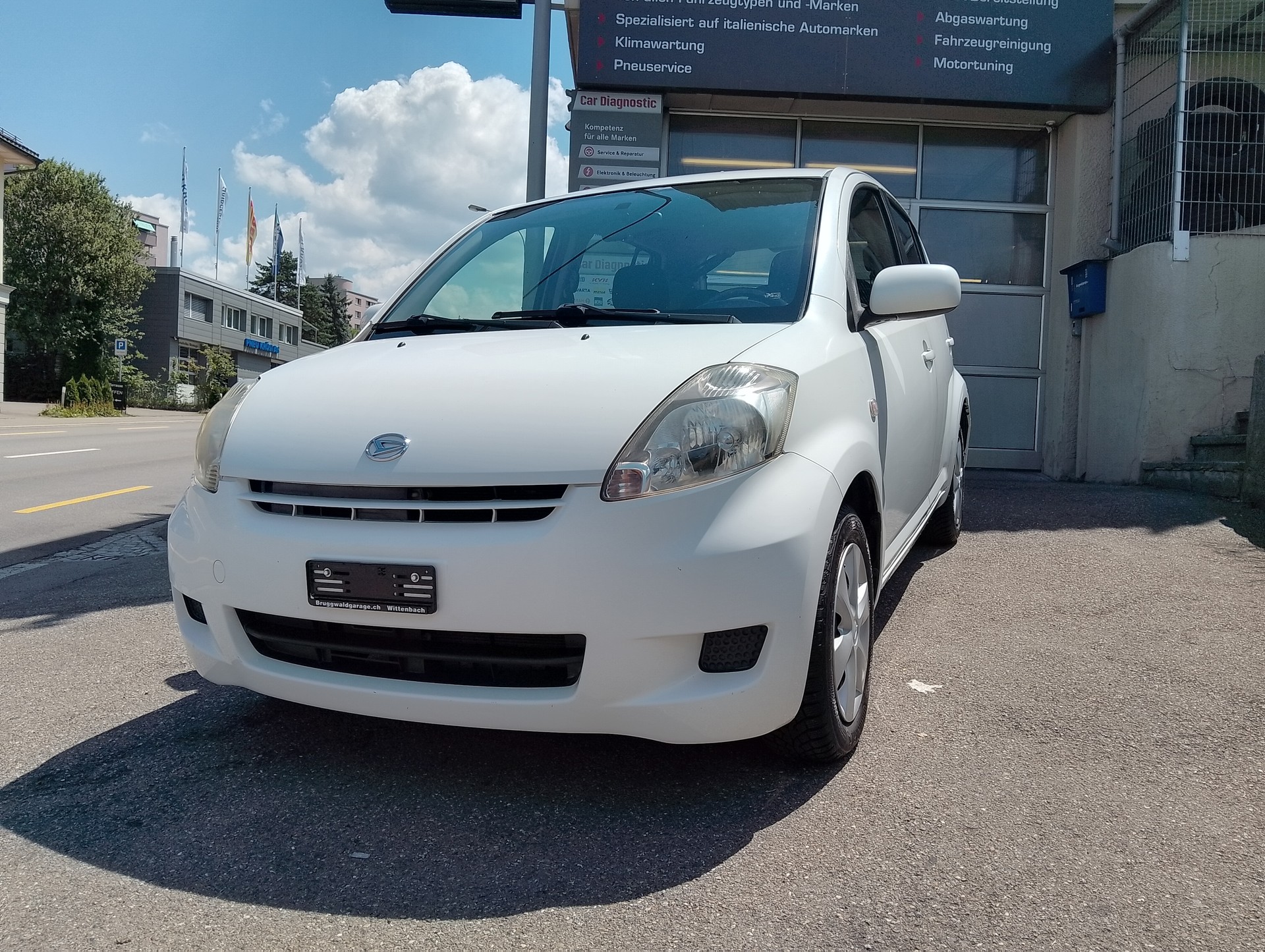 DAIHATSU Sirion 1.3 eco-4WD-image-2