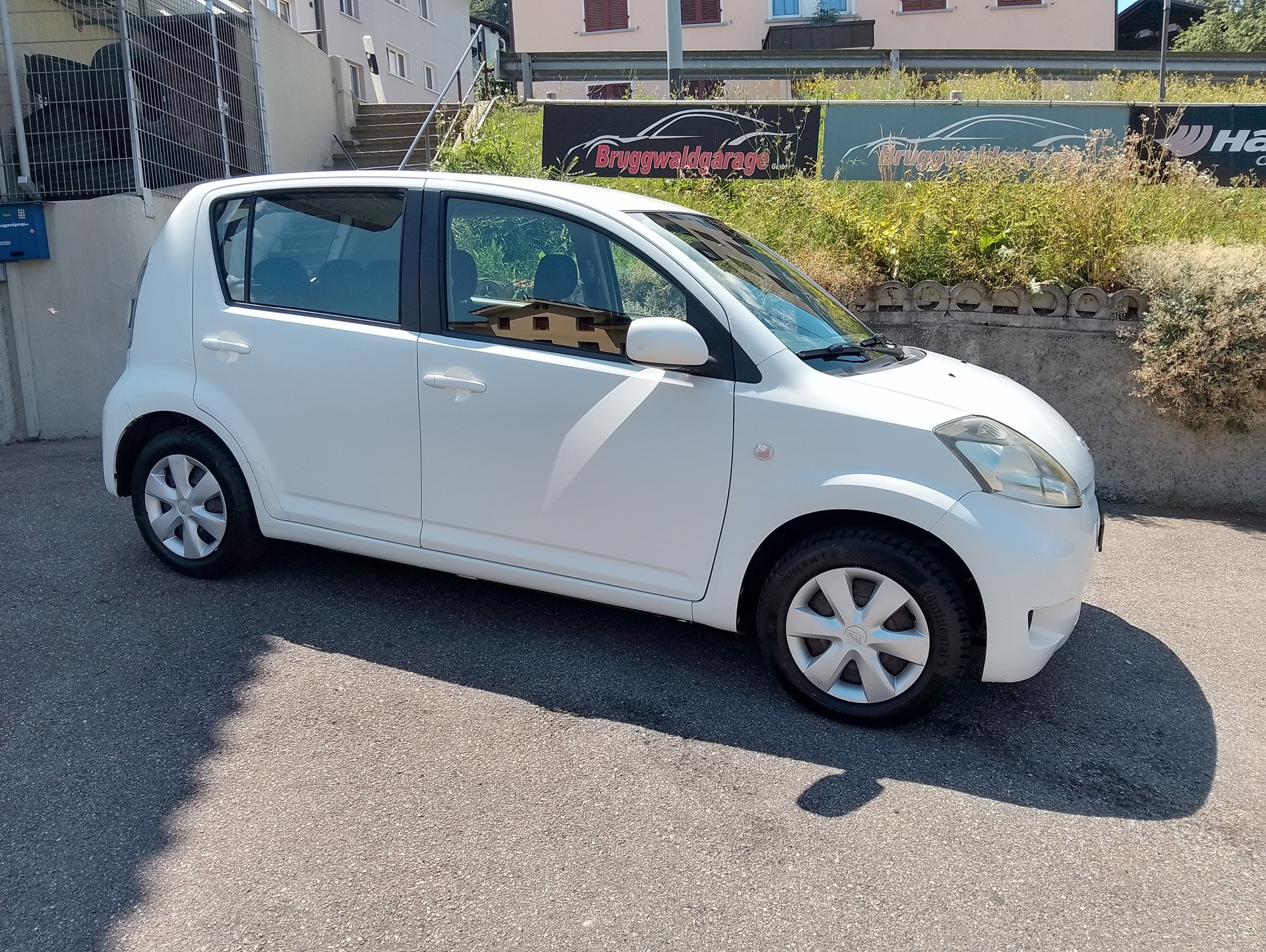 DAIHATSU Sirion 1.3 eco-4WD-image-5