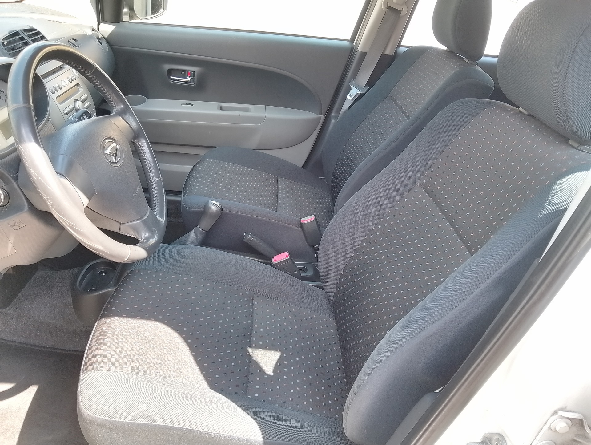 DAIHATSU Sirion 1.3 eco-4WD-image-12