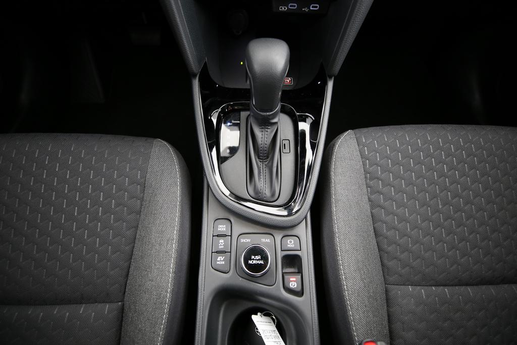 TOYOTA Yaris Cross 1.5 VVT-i HSD Trend AWD-i-image-9