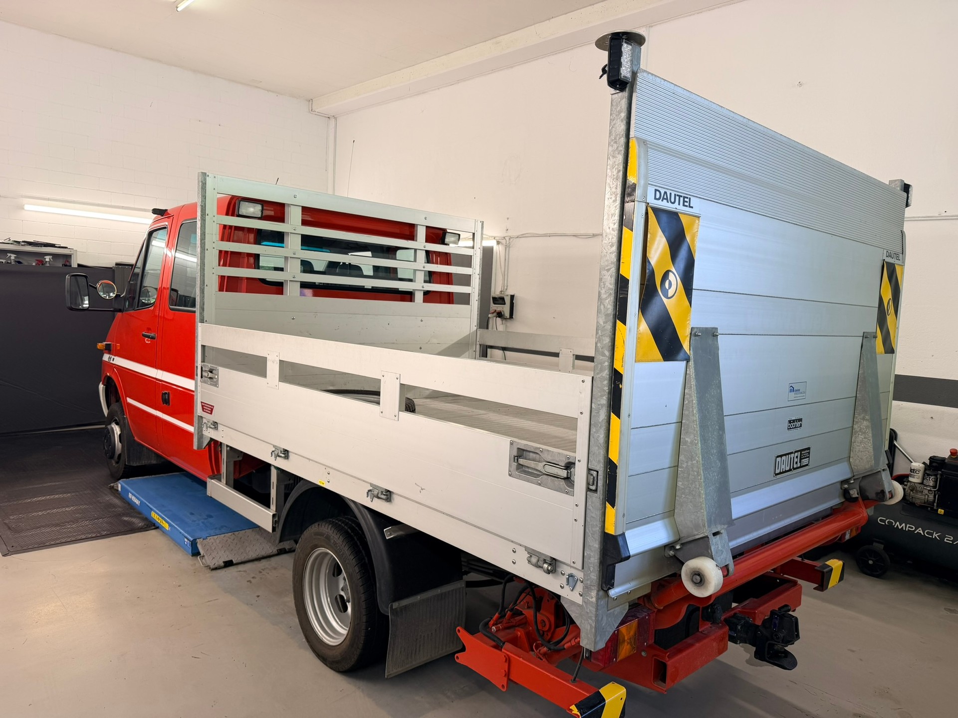 MERCEDES-BENZ Sprinter 416 CDI Duo 4X4 FEUERWEHR-image-6