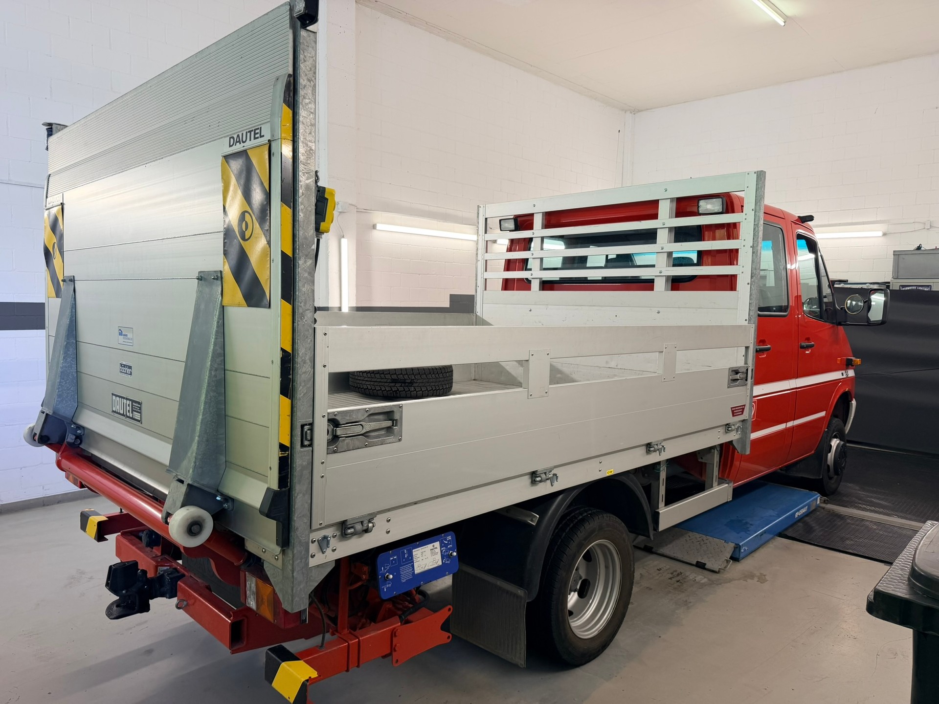 MERCEDES-BENZ Sprinter 416 CDI Duo 4X4 FEUERWEHR-image-4