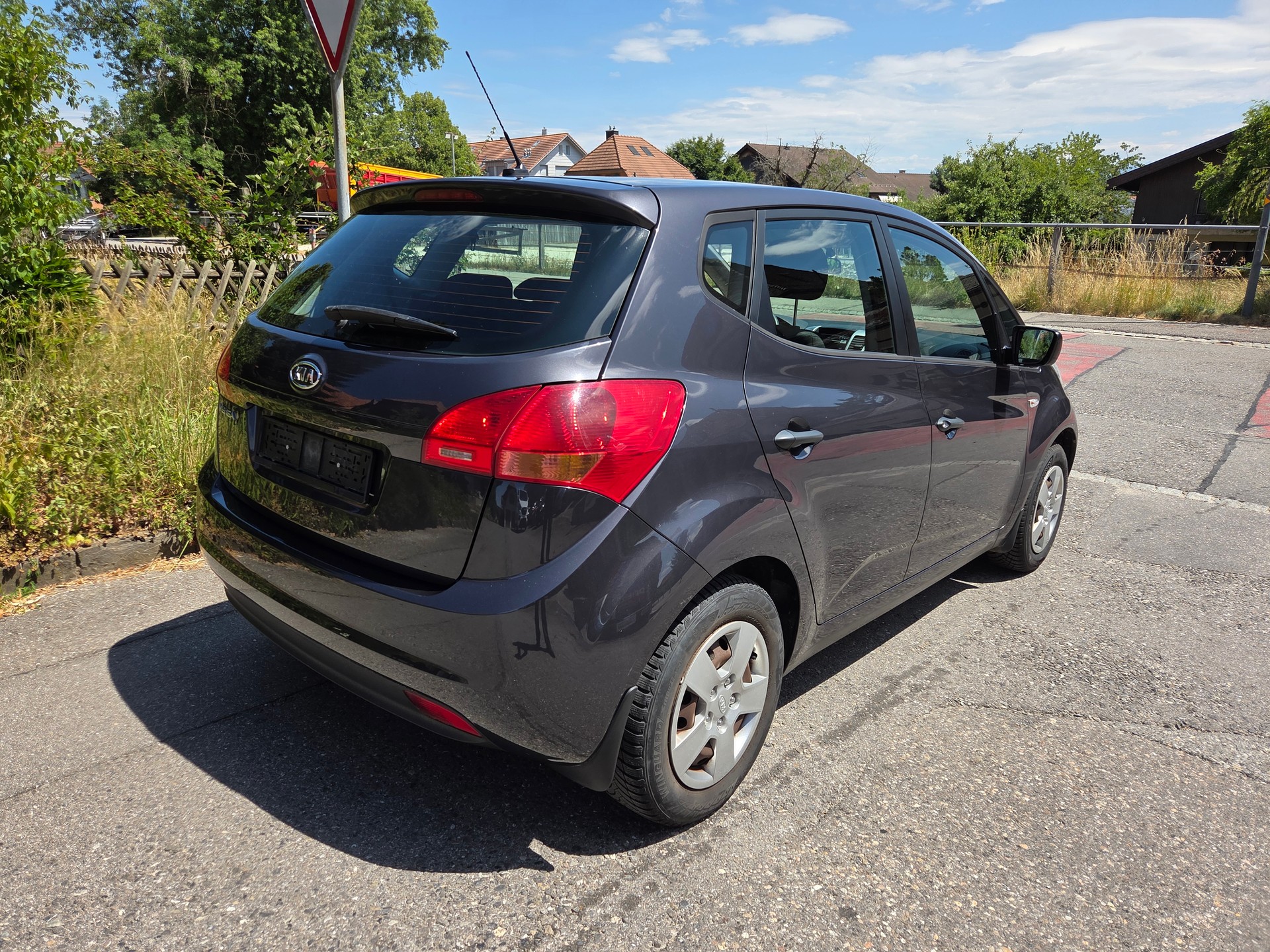 KIA VENGA-image-4