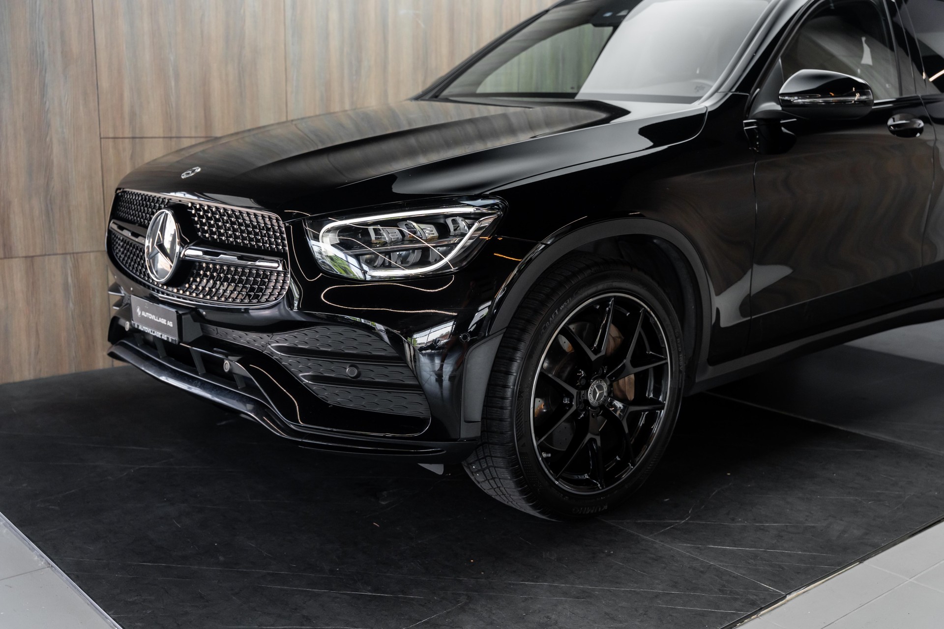 MERCEDES-BENZ GLC 220 d AMG Line 4Matic 9G-Tronic-image-25
