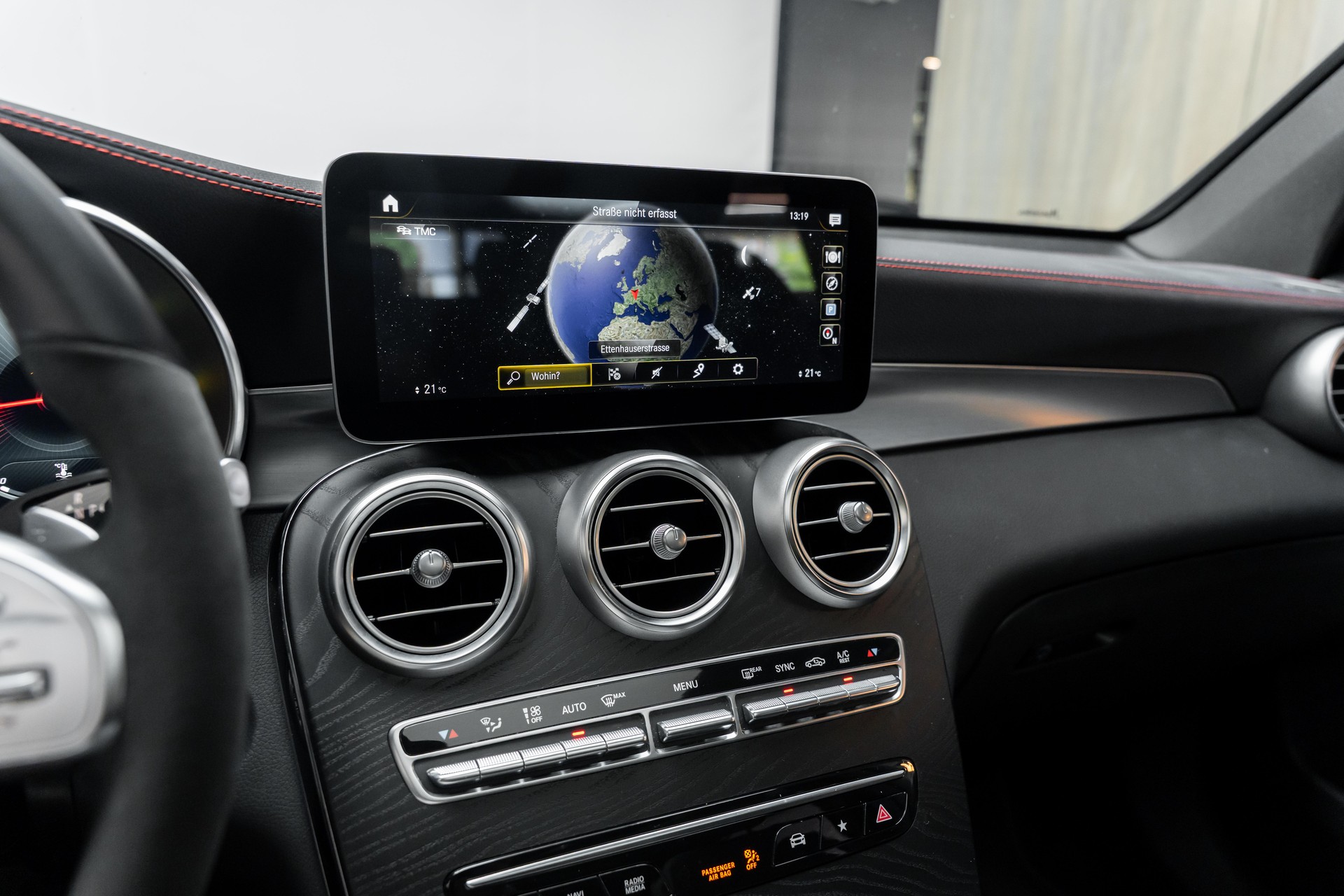 MERCEDES-BENZ GLC 220 d AMG Line 4Matic 9G-Tronic-image-11
