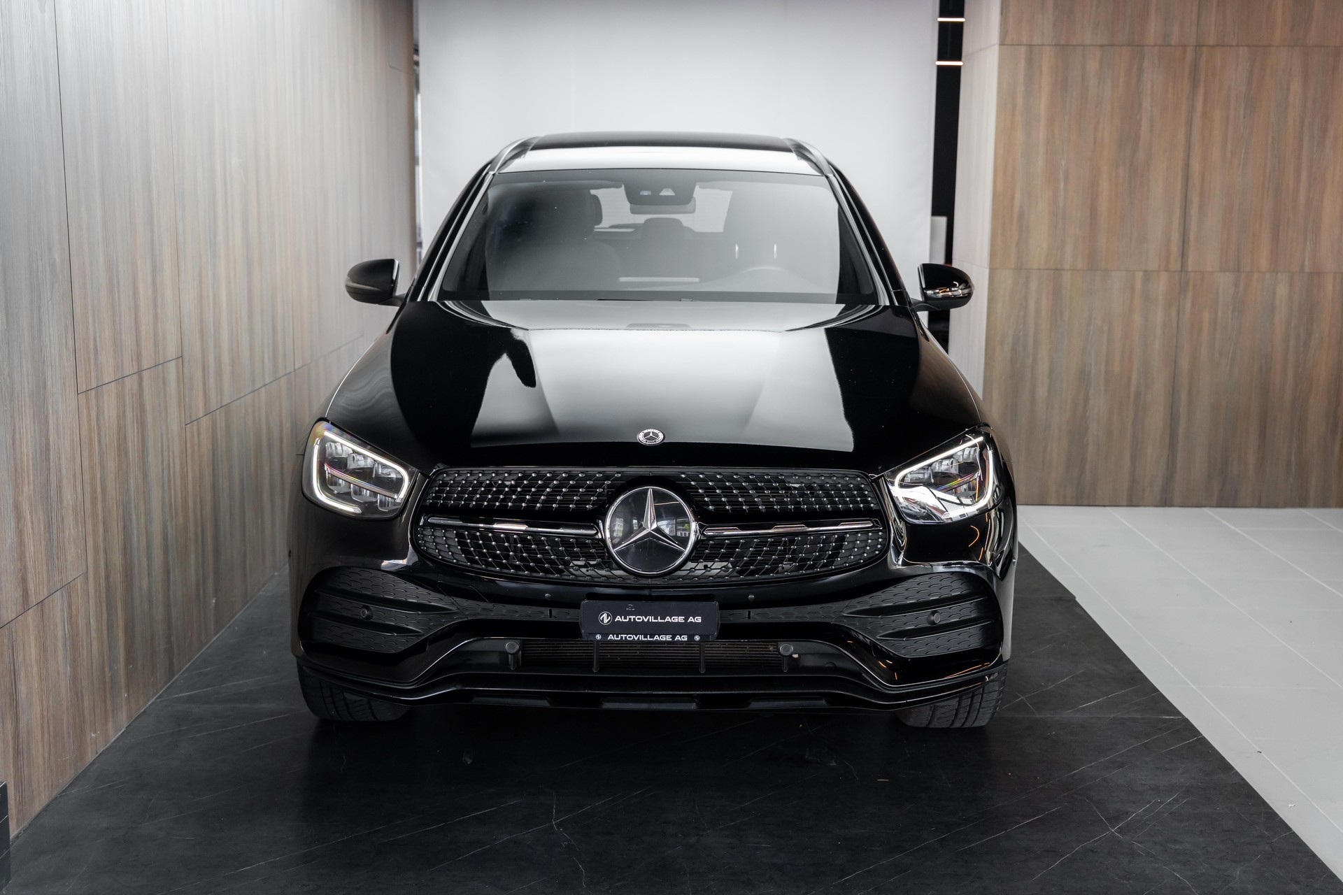 MERCEDES-BENZ GLC 220 d AMG Line 4Matic 9G-Tronic-image-27