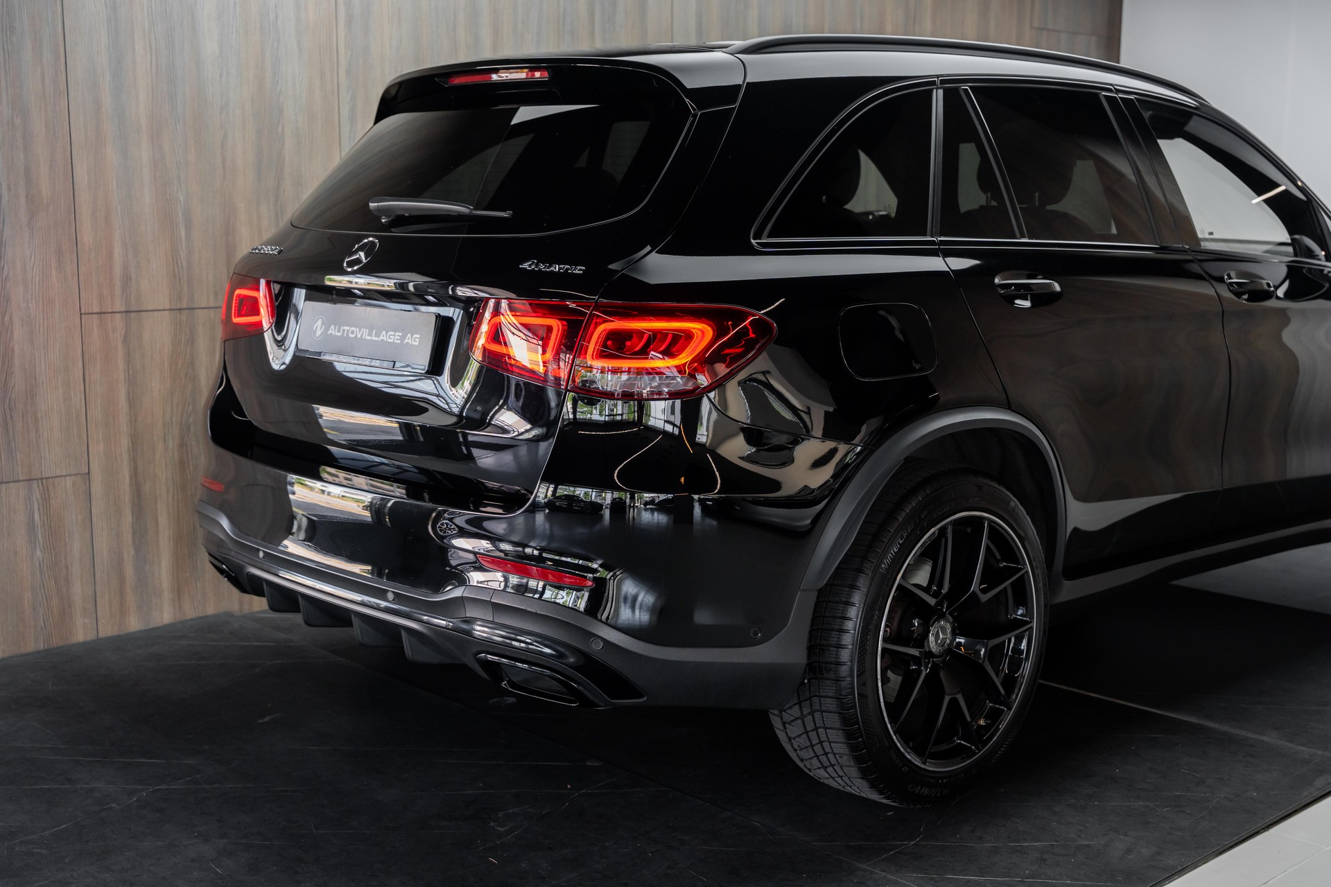 MERCEDES-BENZ GLC 220 d AMG Line 4Matic 9G-Tronic-image-26