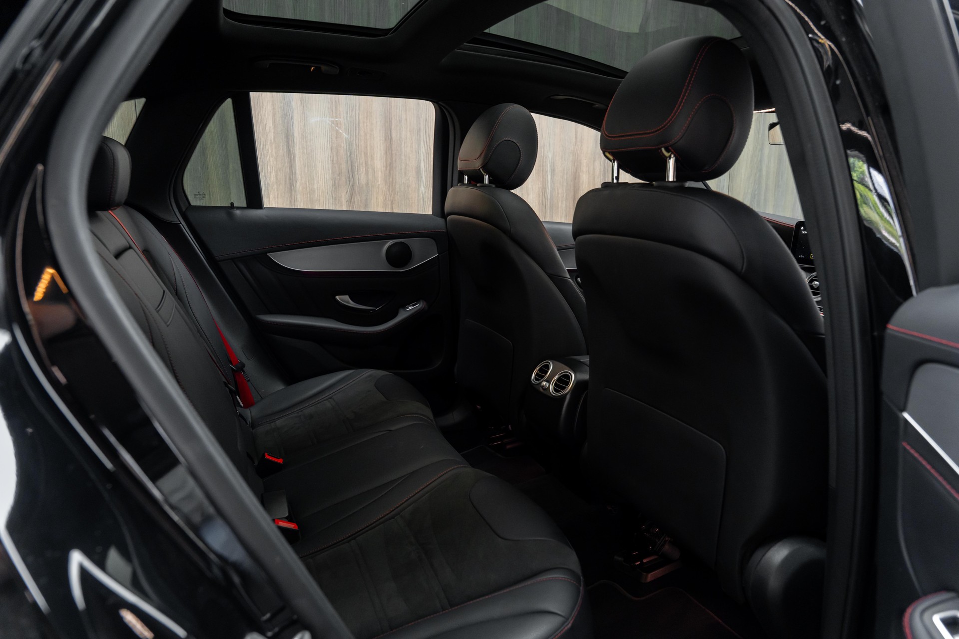 MERCEDES-BENZ GLC 220 d AMG Line 4Matic 9G-Tronic-image-9