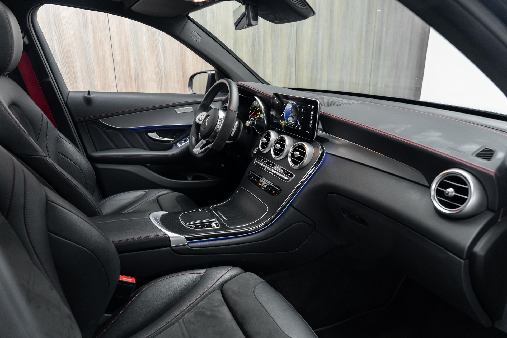 MERCEDES-BENZ GLC 220 d AMG Line 4Matic 9G-Tronic-image-7