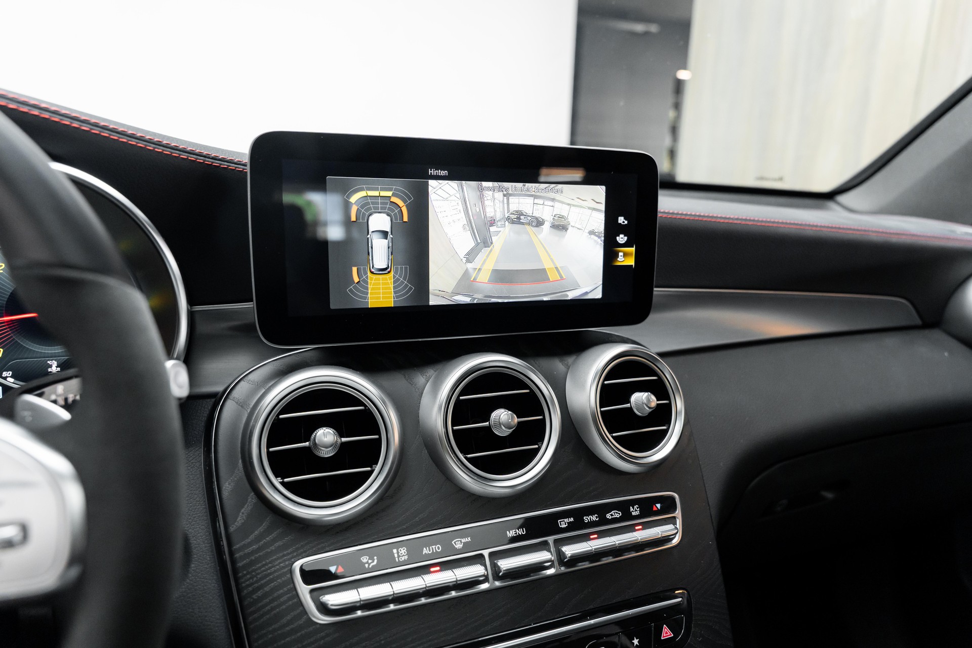 MERCEDES-BENZ GLC 220 d AMG Line 4Matic 9G-Tronic-image-12