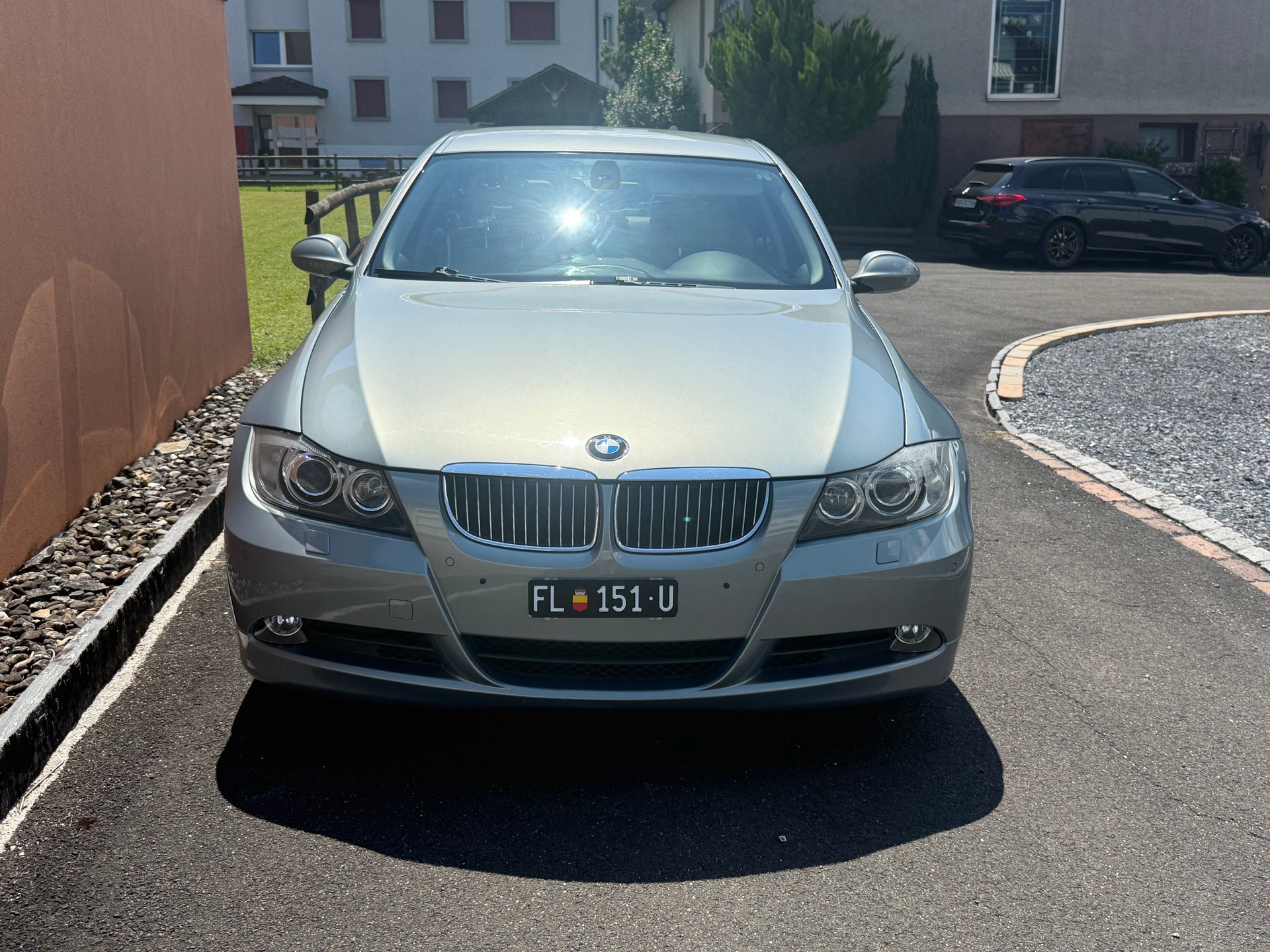 BMW 325i-image-0