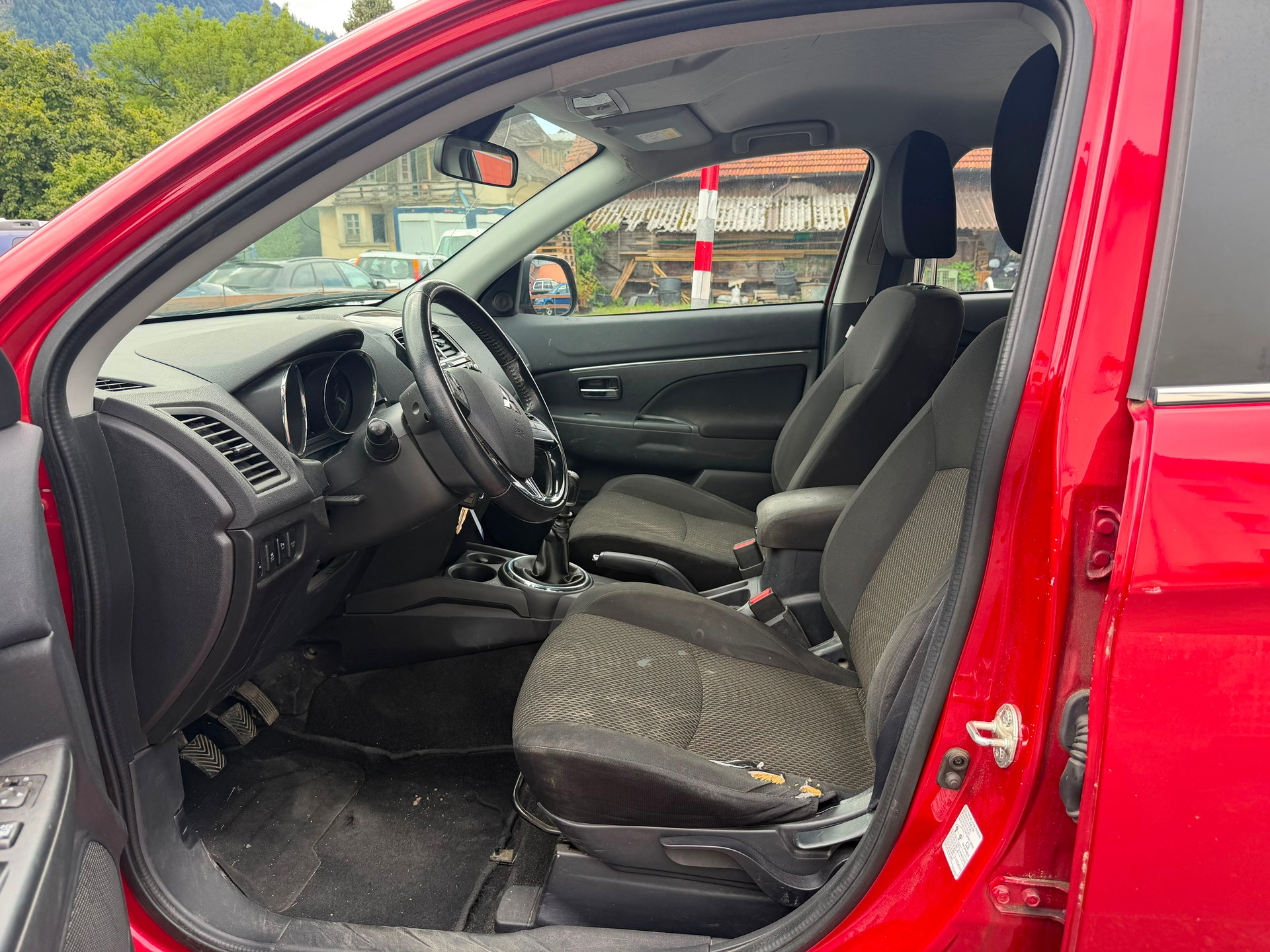 MITSUBISHI ASX 1.6 DID Value Anniversary 4WD-image-6