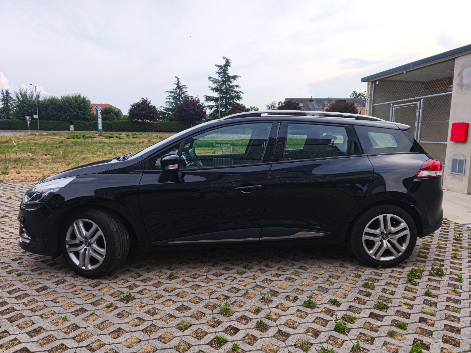 RENAULT Clio Grandtour 0.9 12V Business Line-image-9