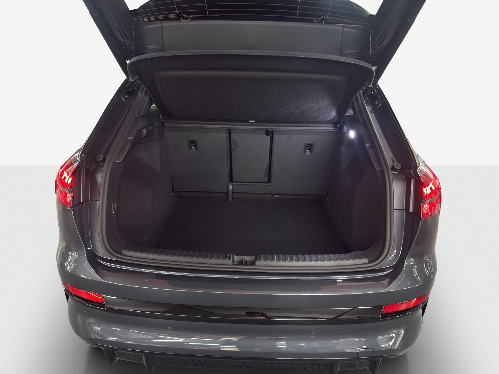 AUDI Q4 e-tron SUV quattro performance-image-11