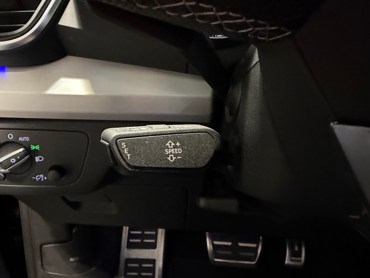AUDI Q5 Sportback 40 TDI Blackedition quattro S-tronic-image-6