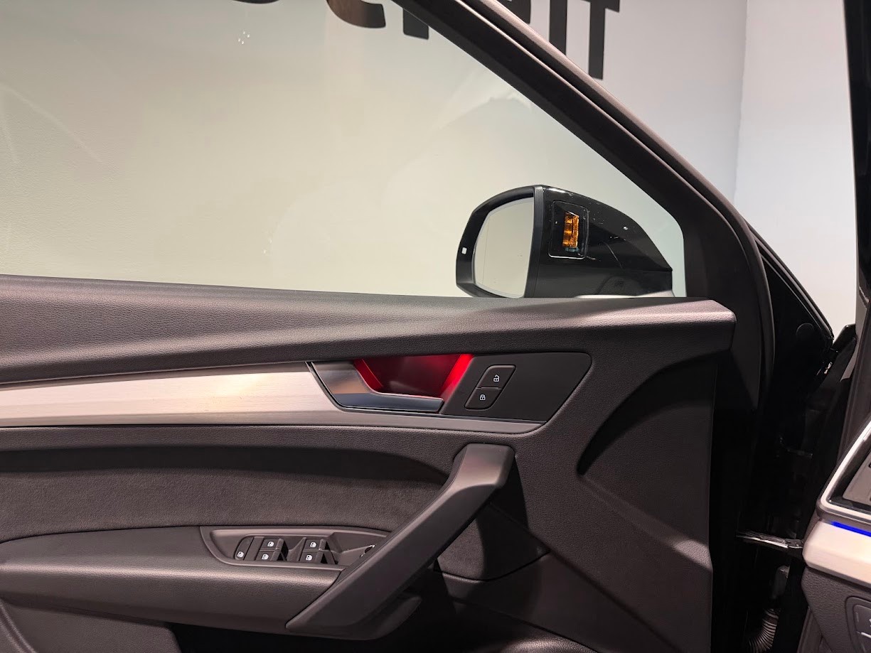 AUDI Q5 Sportback 40 TDI Blackedition quattro S-tronic-image-7