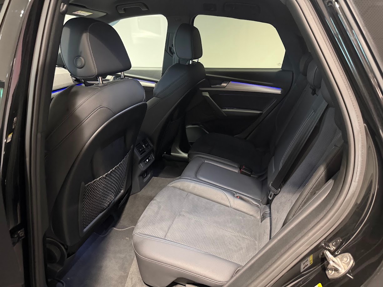 AUDI Q5 Sportback 40 TDI Blackedition quattro S-tronic-image-4