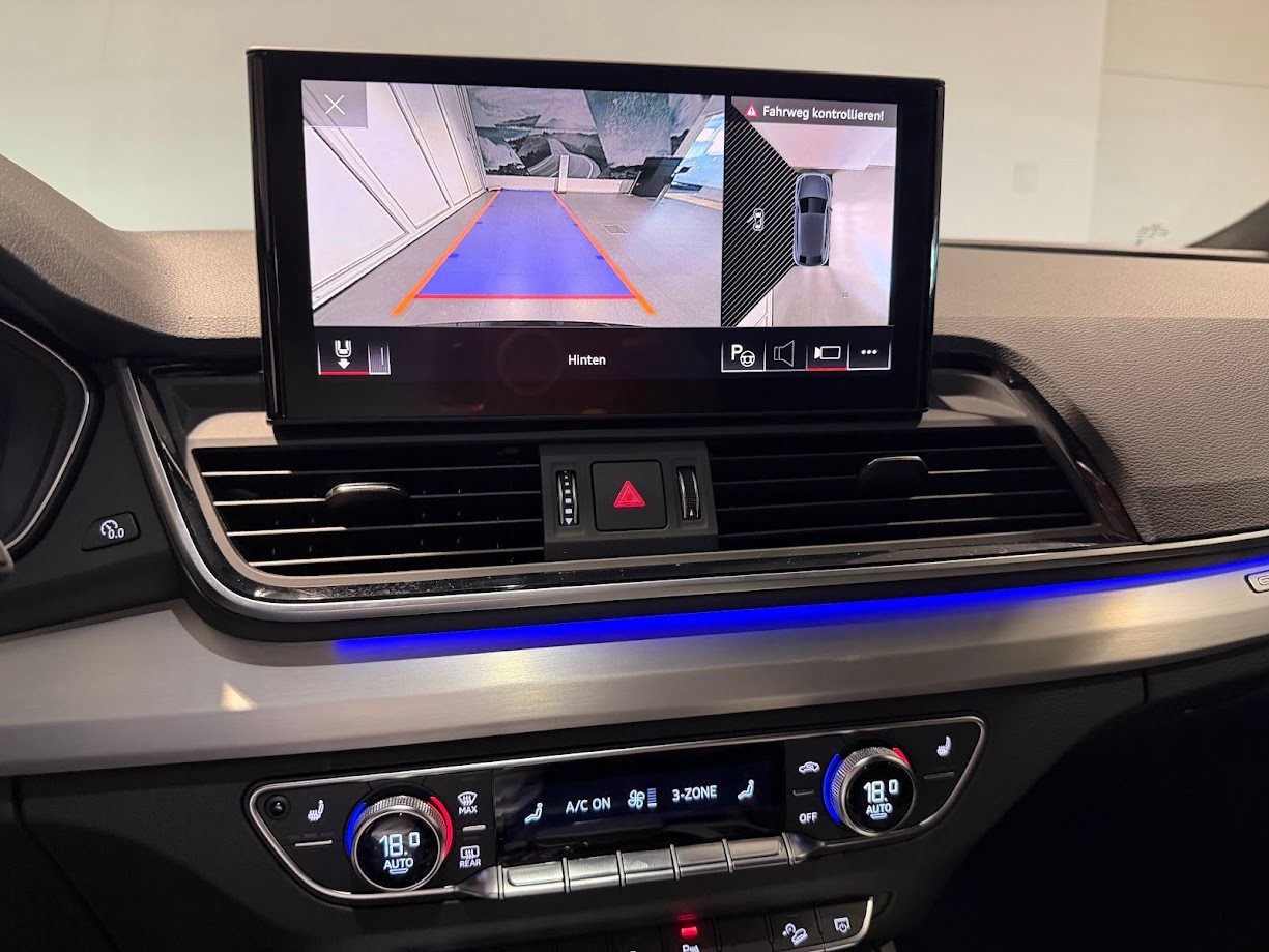 AUDI Q5 Sportback 40 TDI Blackedition quattro S-tronic-image-9