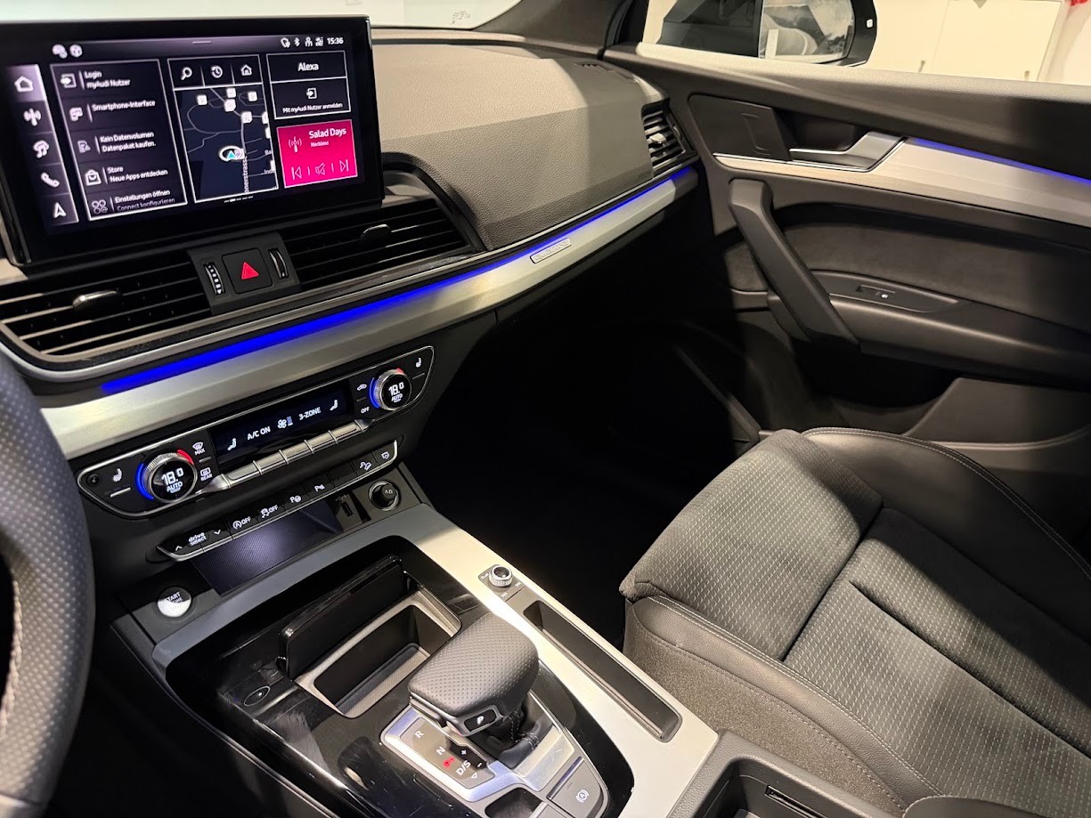AUDI Q5 Sportback 40 TDI Blackedition quattro S-tronic-image-10