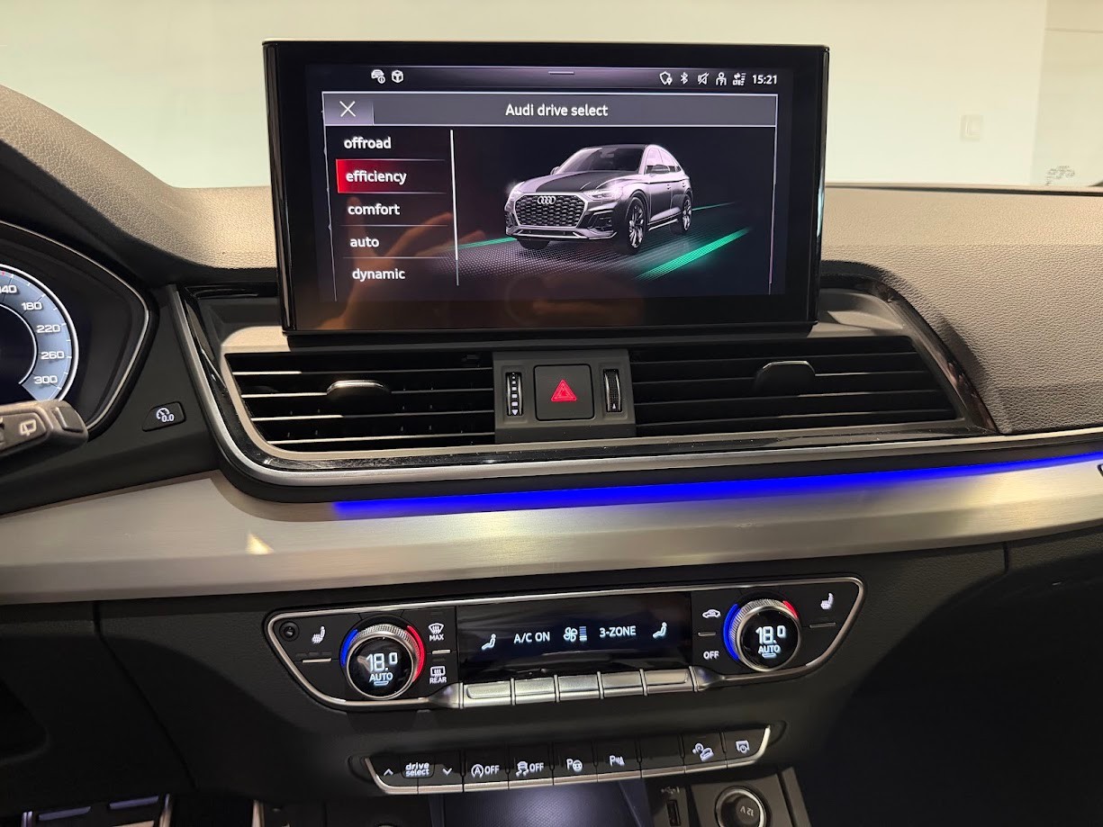 AUDI Q5 Sportback 40 TDI Blackedition quattro S-tronic-image-8