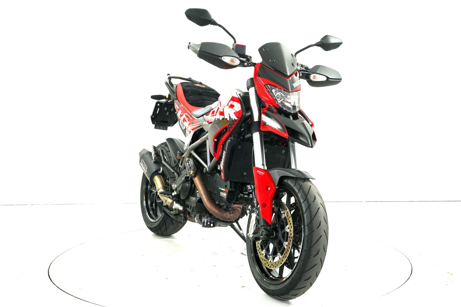 DUCATI 821 Hypermotard ABS-showroom-element-1