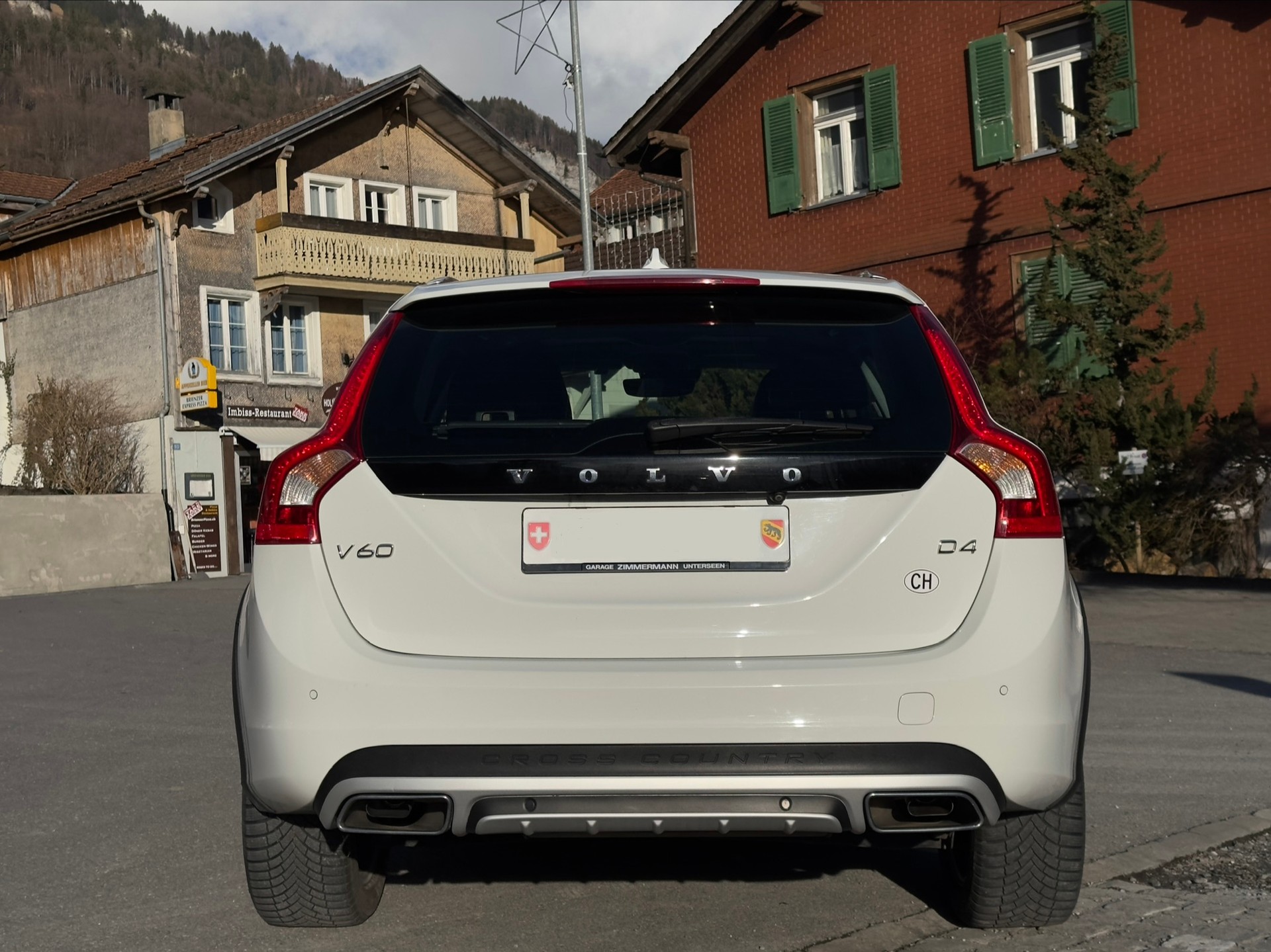 VOLVO 2.4 D4 Summum AWD S/S-image-3