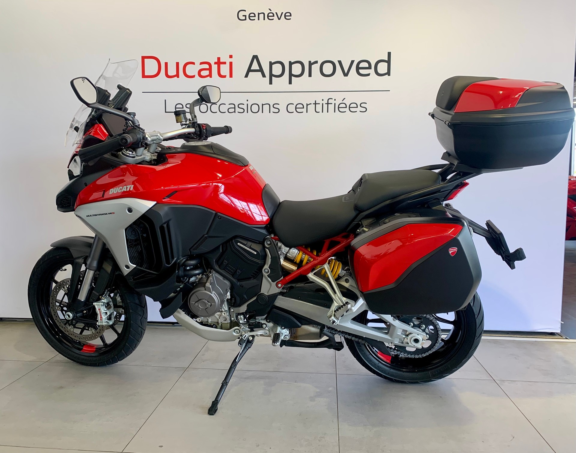 DUCATI Multistrada V4 S Travel & Radar-showroom-element-1