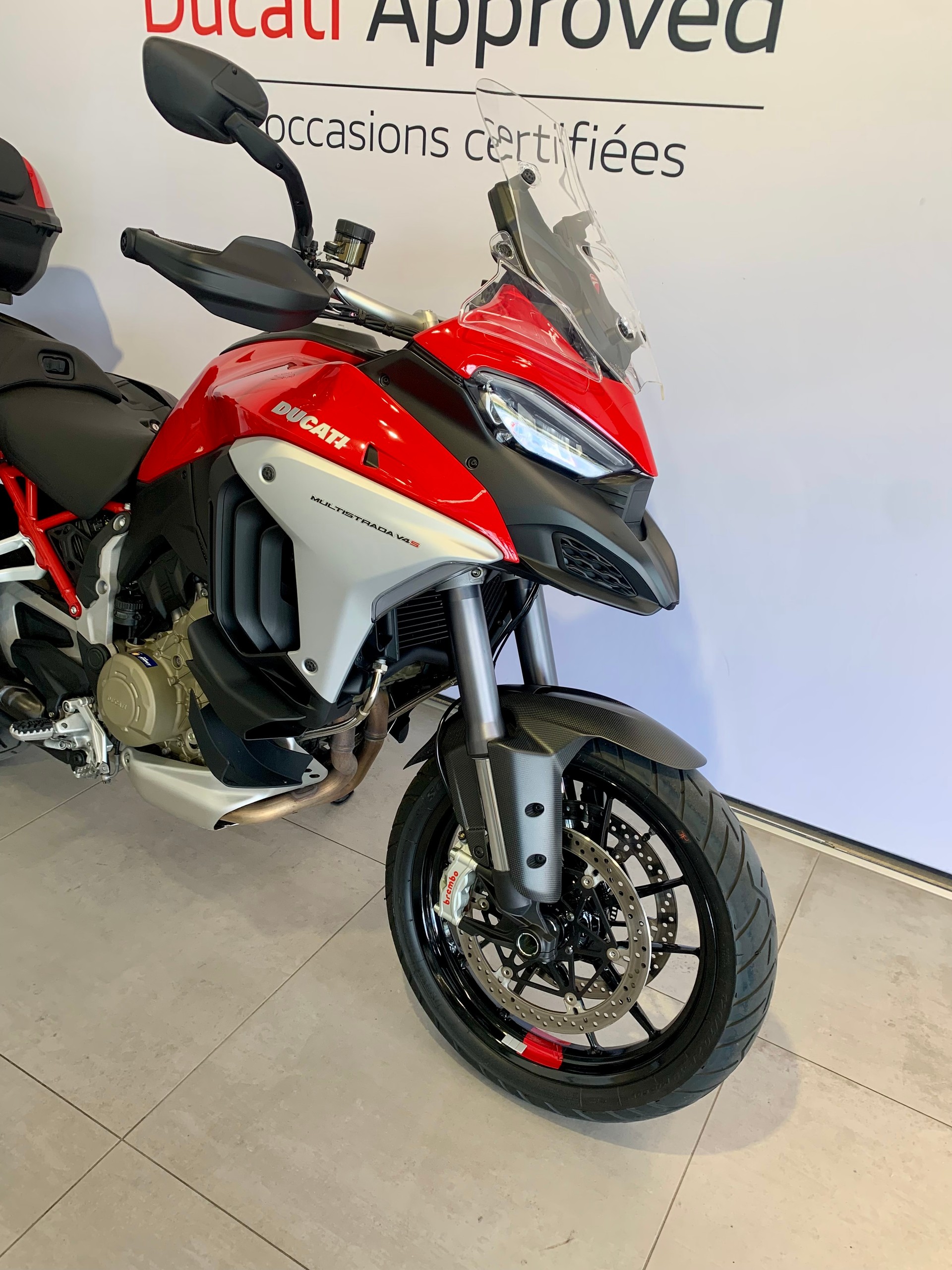 DUCATI Multistrada V4 S Travel & Radar-showroom-element-3
