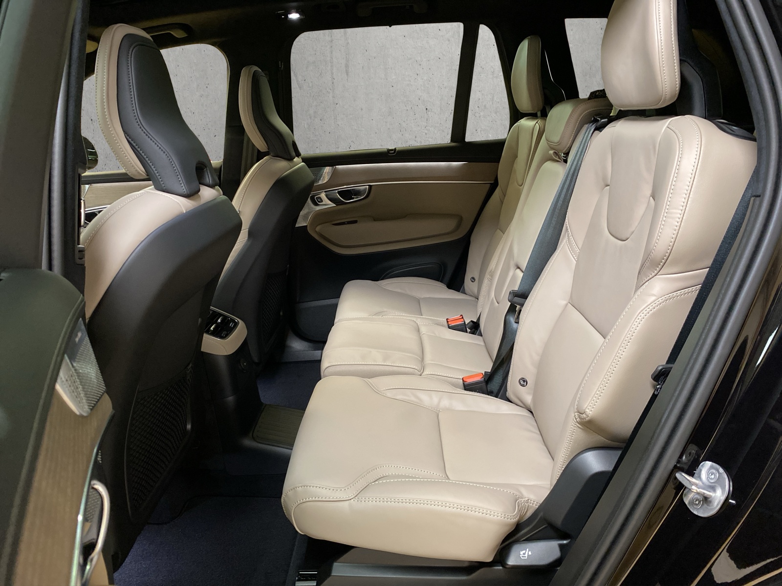 VOLVO XC90 T8 eAWD PluginHybrid Ultra Dark Geartronic-image-12
