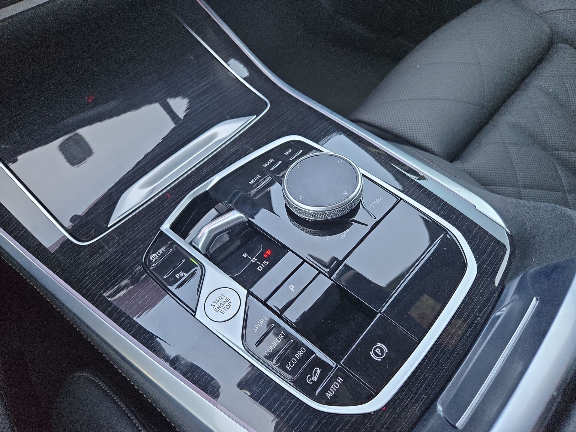 BMW X5 xDrive 48V 30d M Sport Steptronic-image-12
