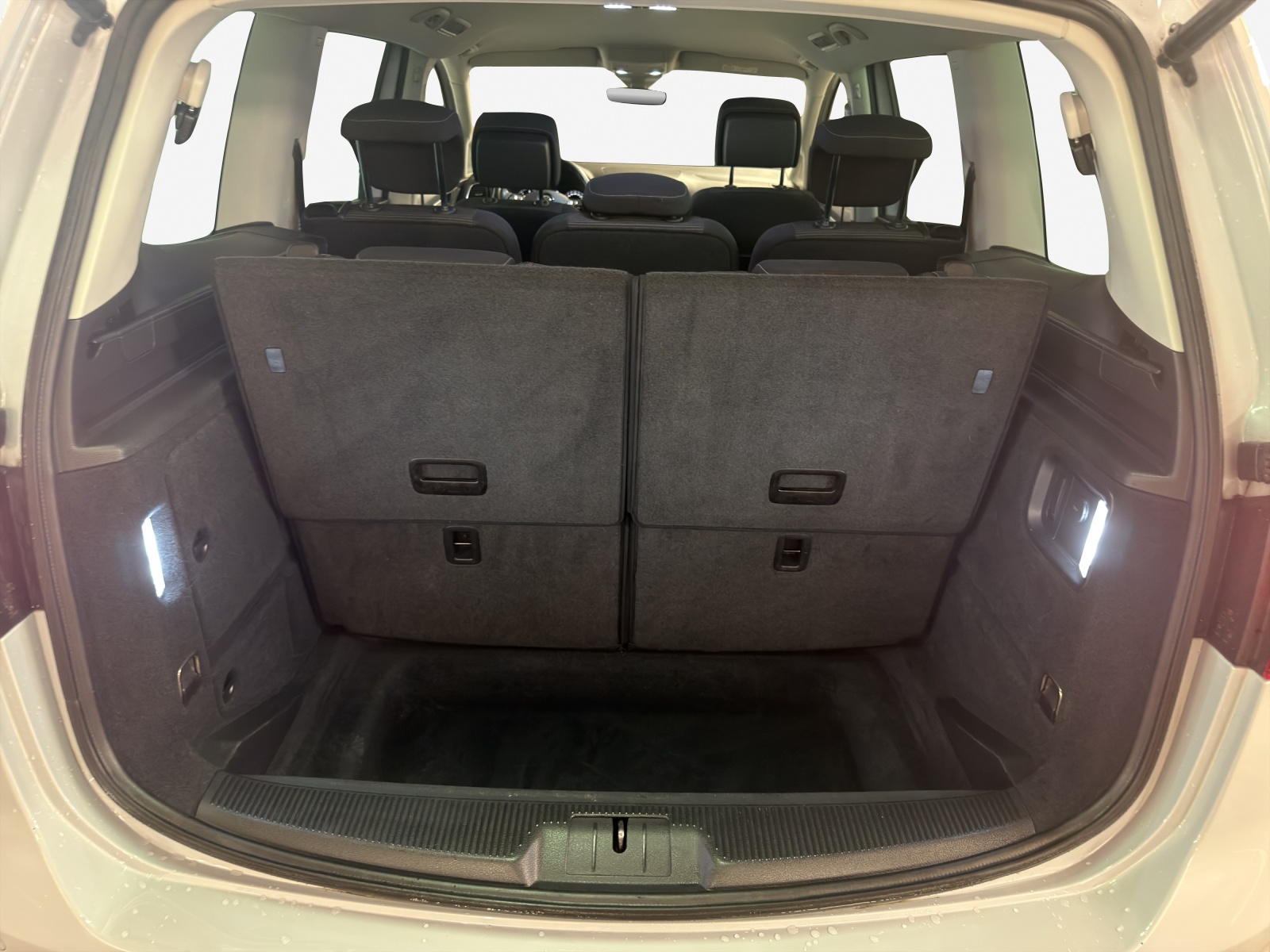 VW Sharan 2.0 TDI BMT Comfortline 4Motion DSG-image-12