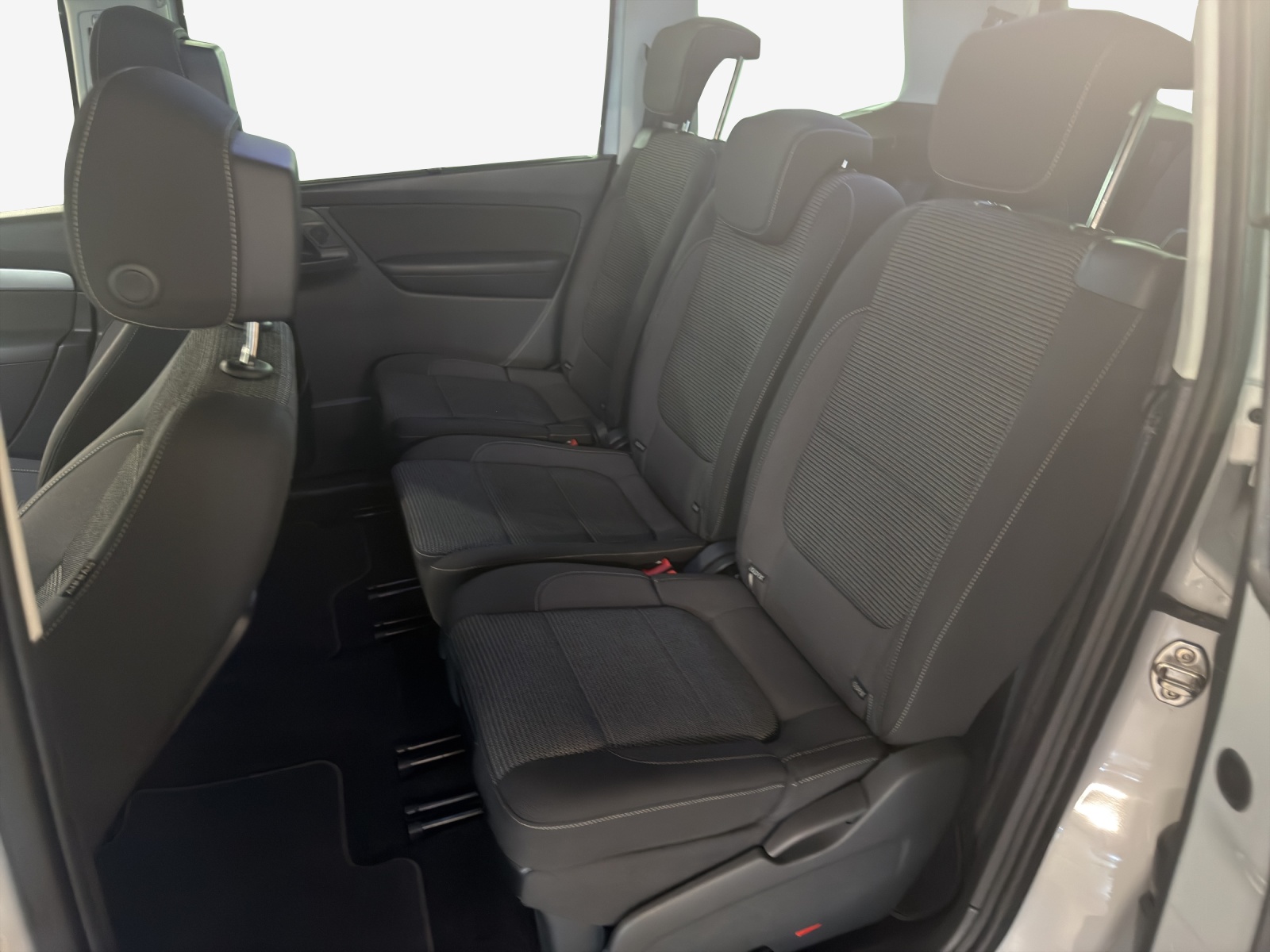 VW Sharan 2.0 TDI BMT Comfortline 4Motion DSG-image-11