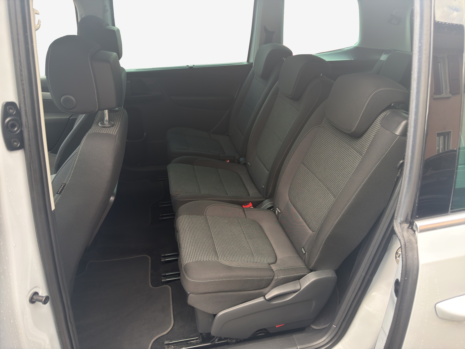 VW Sharan 2.0 TDI BMT Comfortline 4Motion DSG-image-15