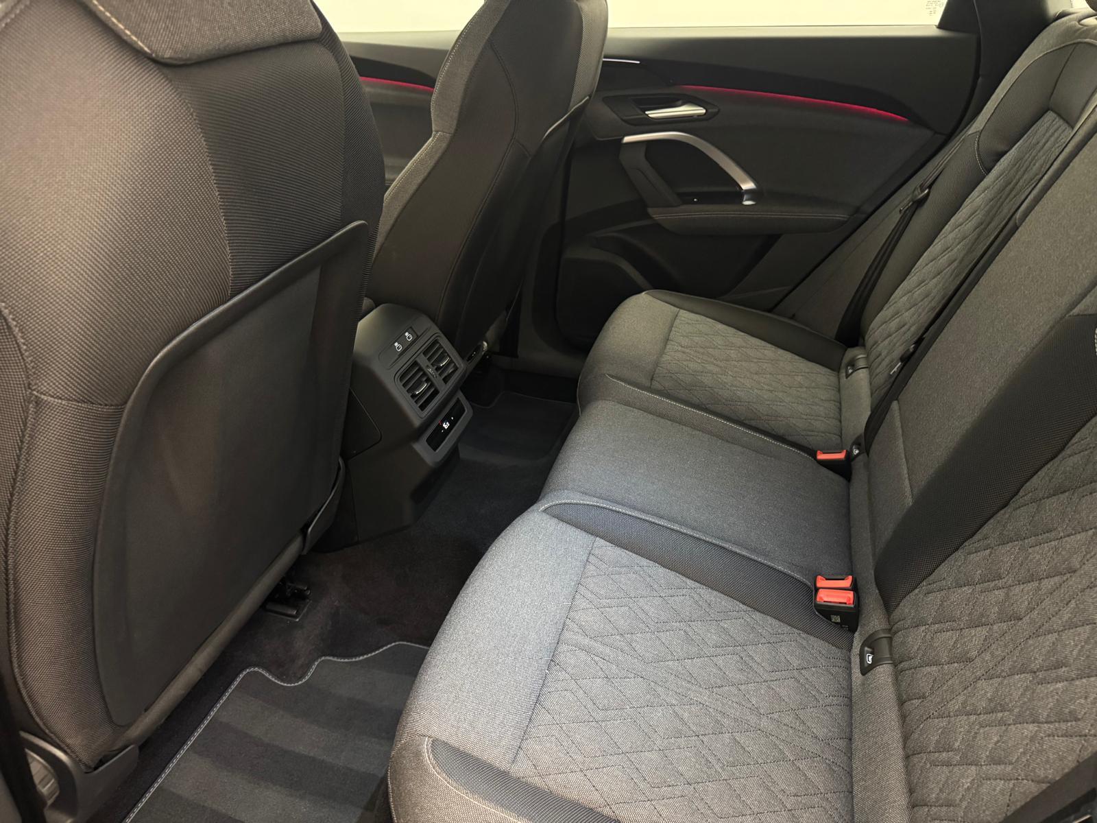 AUDI Q5 SUV 2.0 TDI quattro S-Tronic-image-13