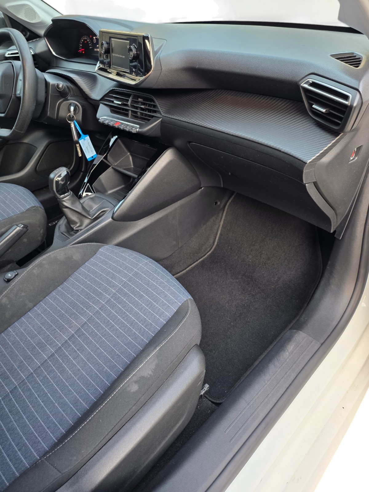 PEUGEOT 208 1.2 PureTech Active-image-14