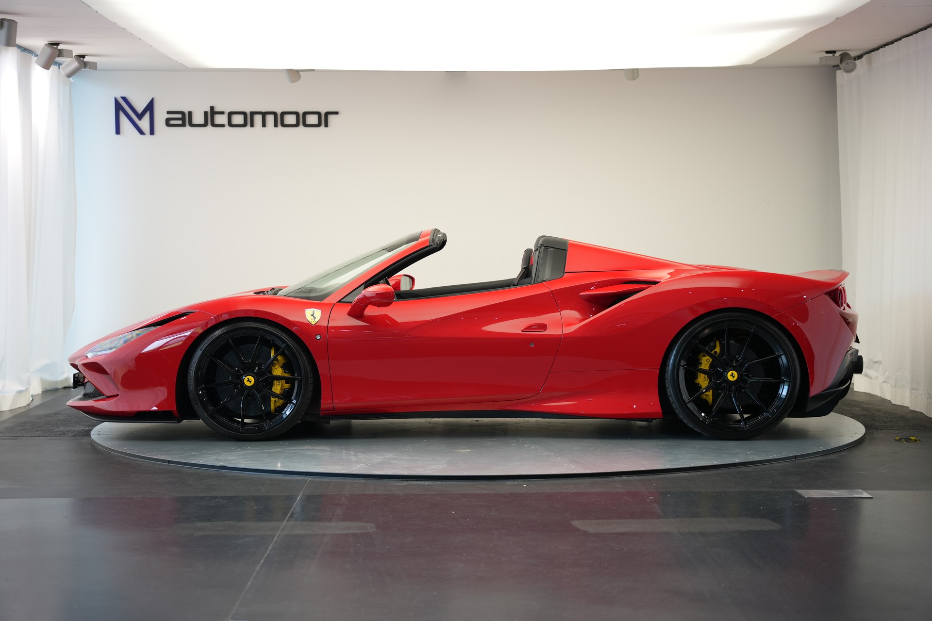 FERRARI F8 Spider *Novitec* *Lift* *Carbon* *Racing Sitze*-image-7