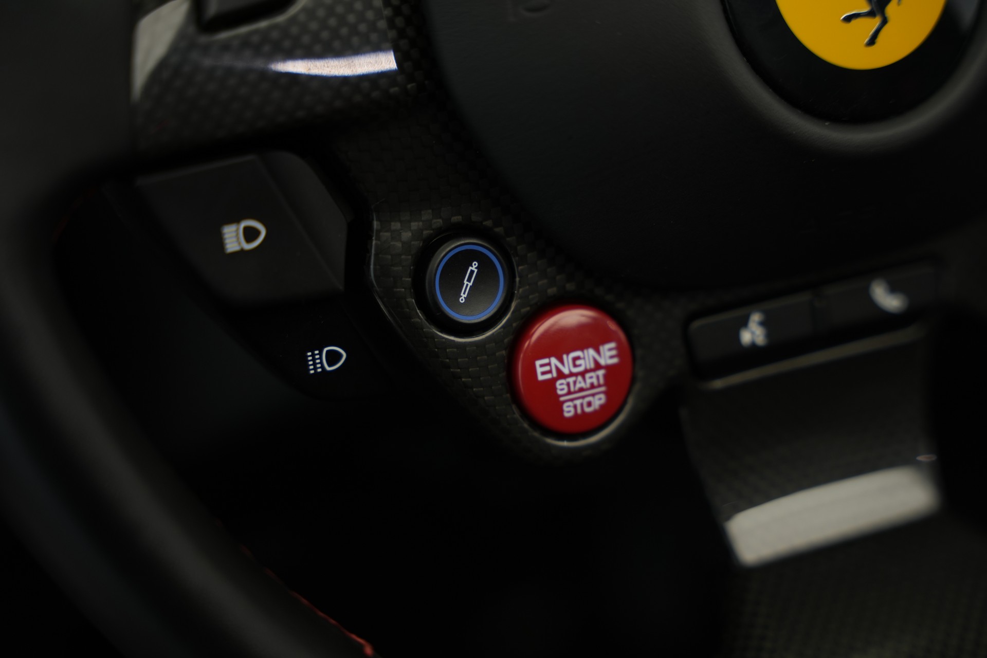 FERRARI F8 Spider *Novitec* *Lift* *Carbon* *Racing Sitze*-image-19