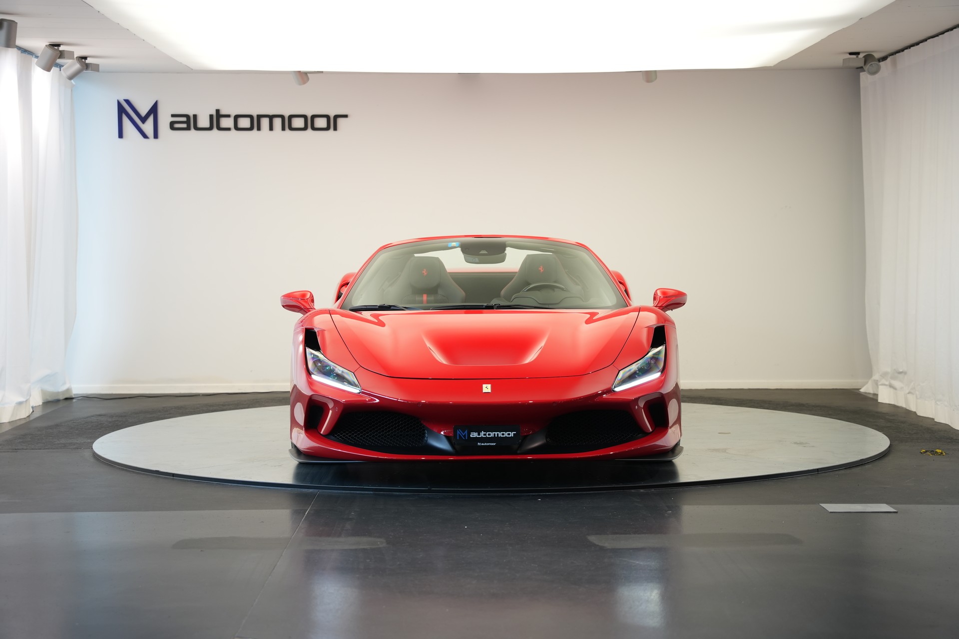 FERRARI F8 Spider *Novitec* *Lift* *Carbon* *Racing Sitze*-showroom-element-1