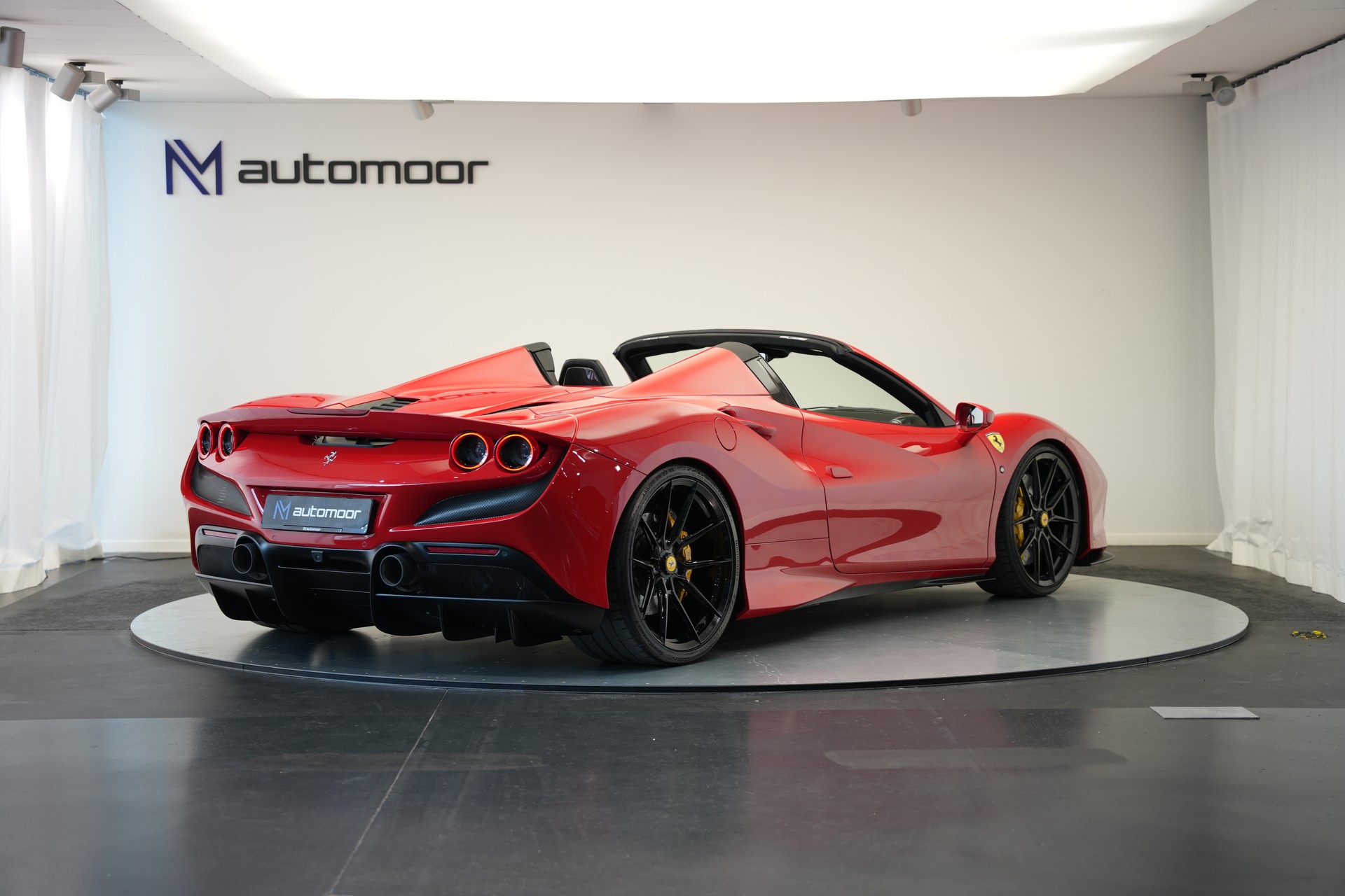 FERRARI F8 Spider *Novitec* *Lift* *Carbon* *Racing Sitze*-image-4